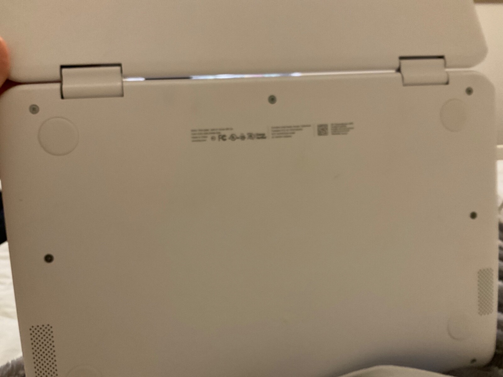 Barley used Chromebook hp x360 model 11 Color: White with a black trim GB:32