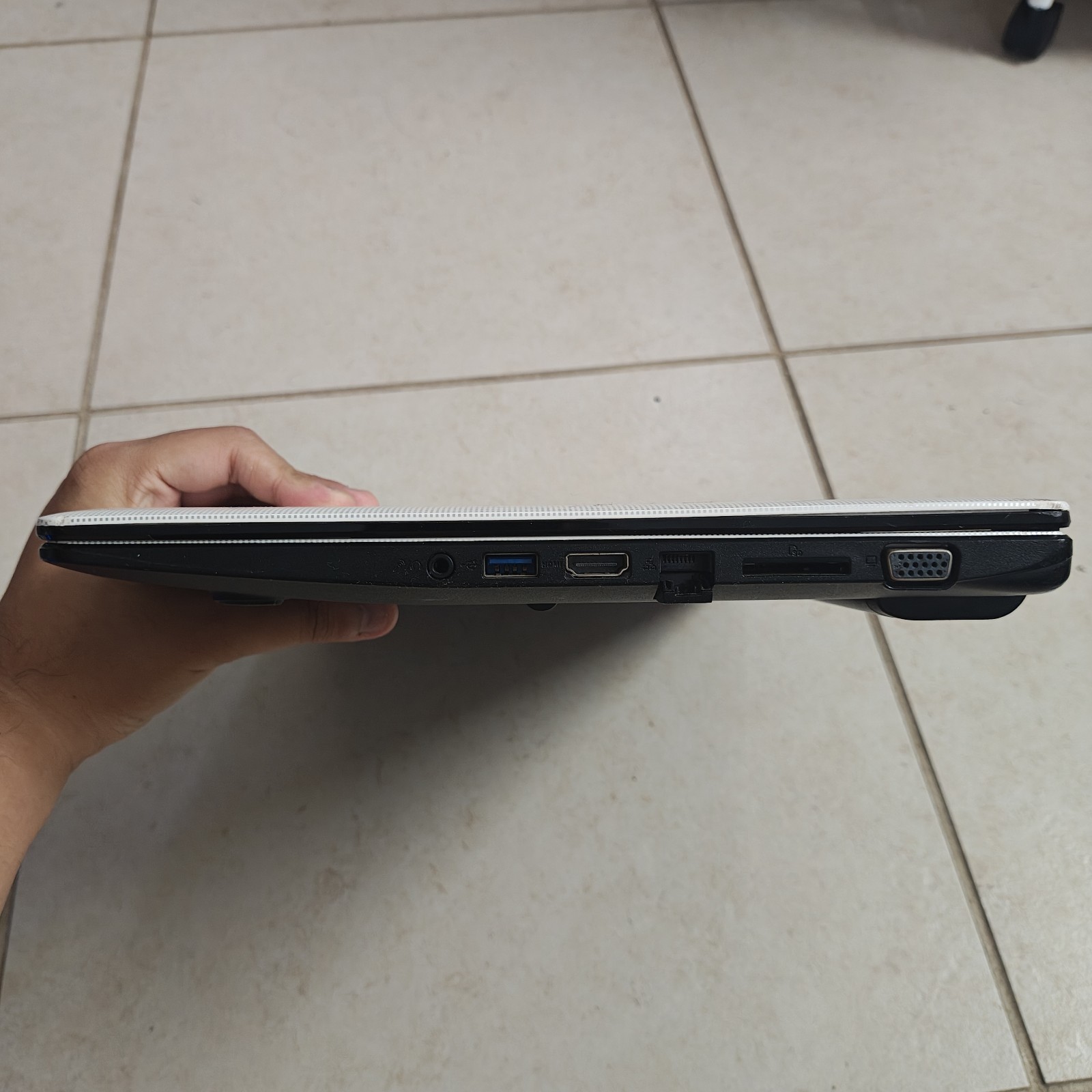 ASUS X501A AR5B125 15.6″ Win8 Laptop – 500GB HDD/4GB RAM – *READ DESC* #3932