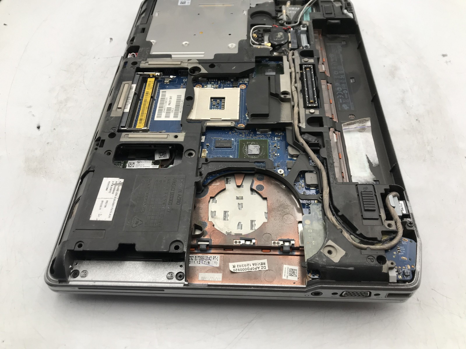 DELL LATITUDE E6420 – FOR PARTS/MISSING COMPONENTS – NO CPU – NO RAM – READ – BB