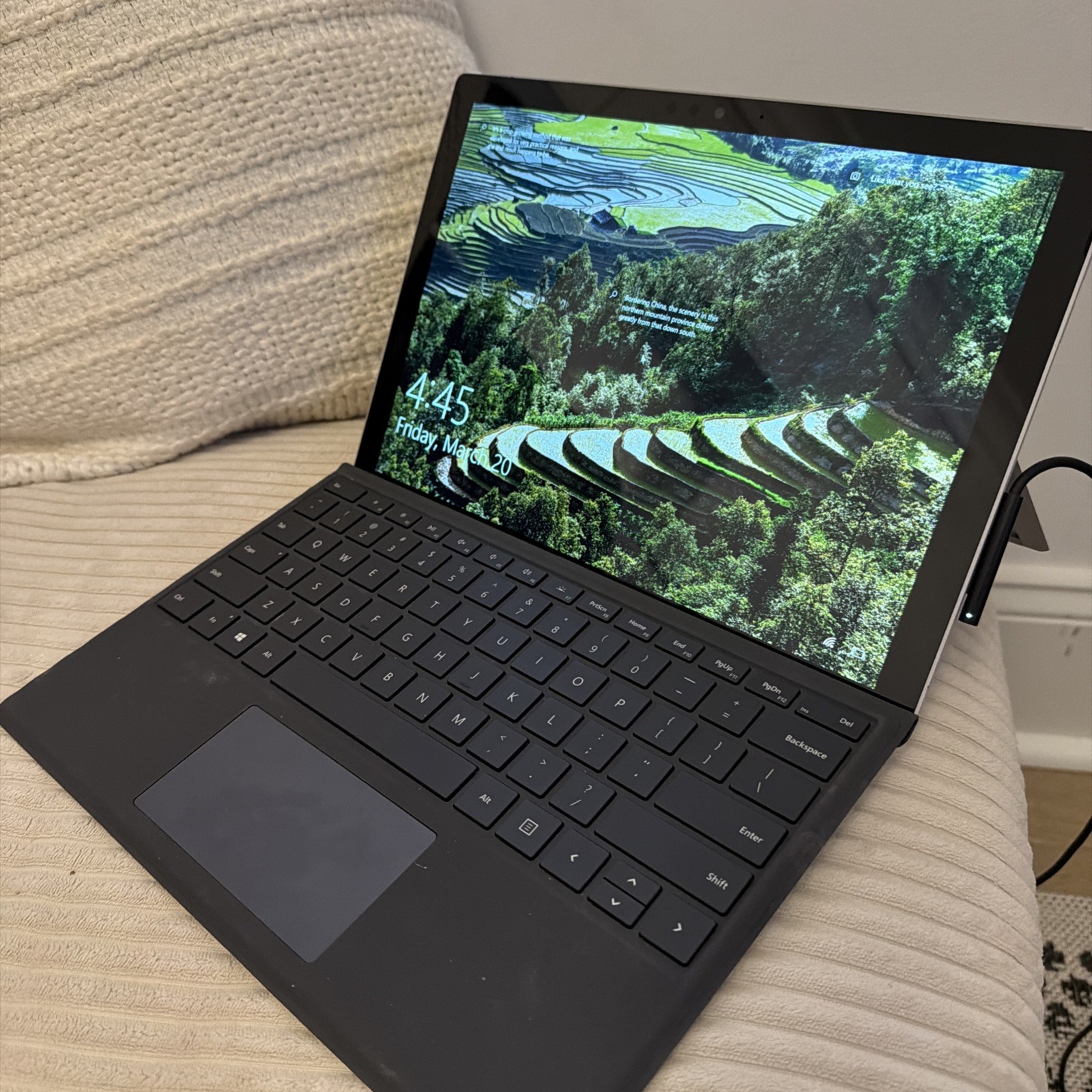Microsoft Surface Pro – 12.3″ Touch – M3-7Y30 – 4GB RAM – 128GB SSD – Gray