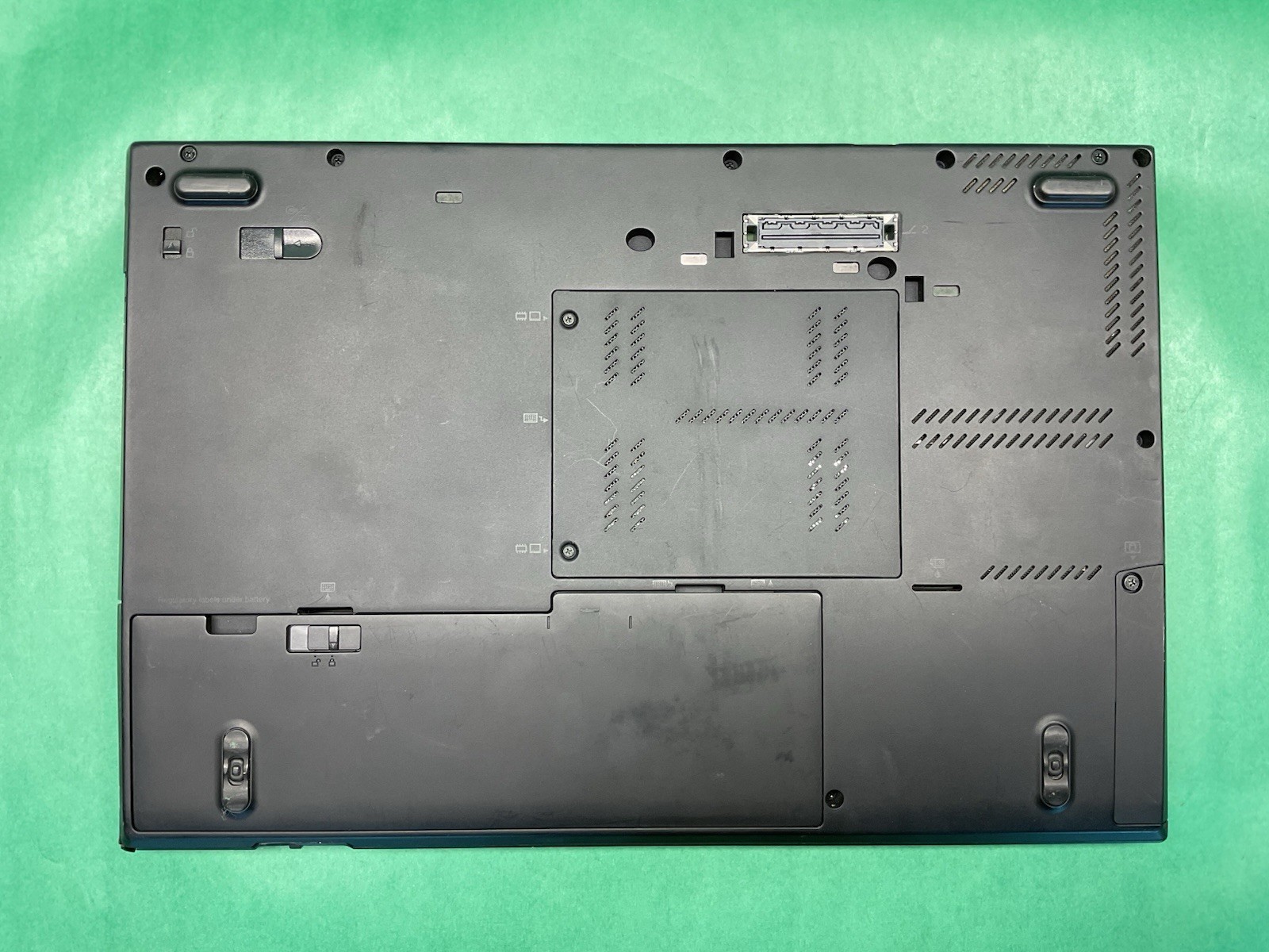 LENOVO THINKPAD T430S – Powers On – NO HARD DRIVE- Untested