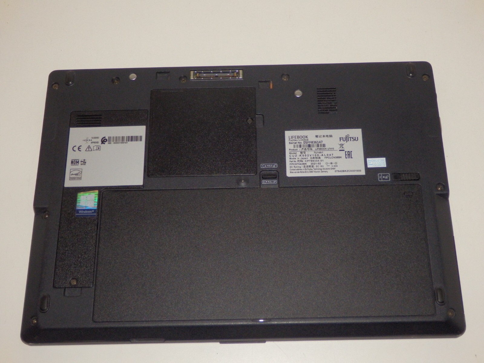 Fujitsu LifeBook U7410 LTE – Intel i5-10310U, 8GB Ram, 256GB SSD, UHD, 14″ inch