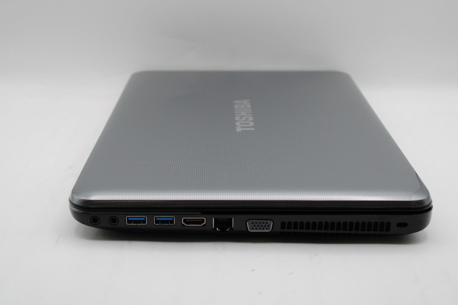 Toshiba Satellite L855-S5405 i3-3120M @ 2.5 GHz 4GB RAM No SSD No OS