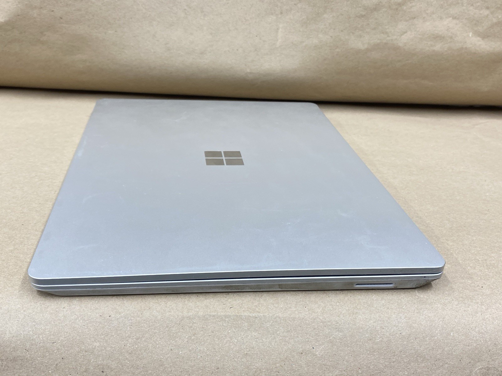 Microsoft Surface Laptop Go – 12″ – i5-1035G1 – 8GB – 128GB – Win 11 – READ