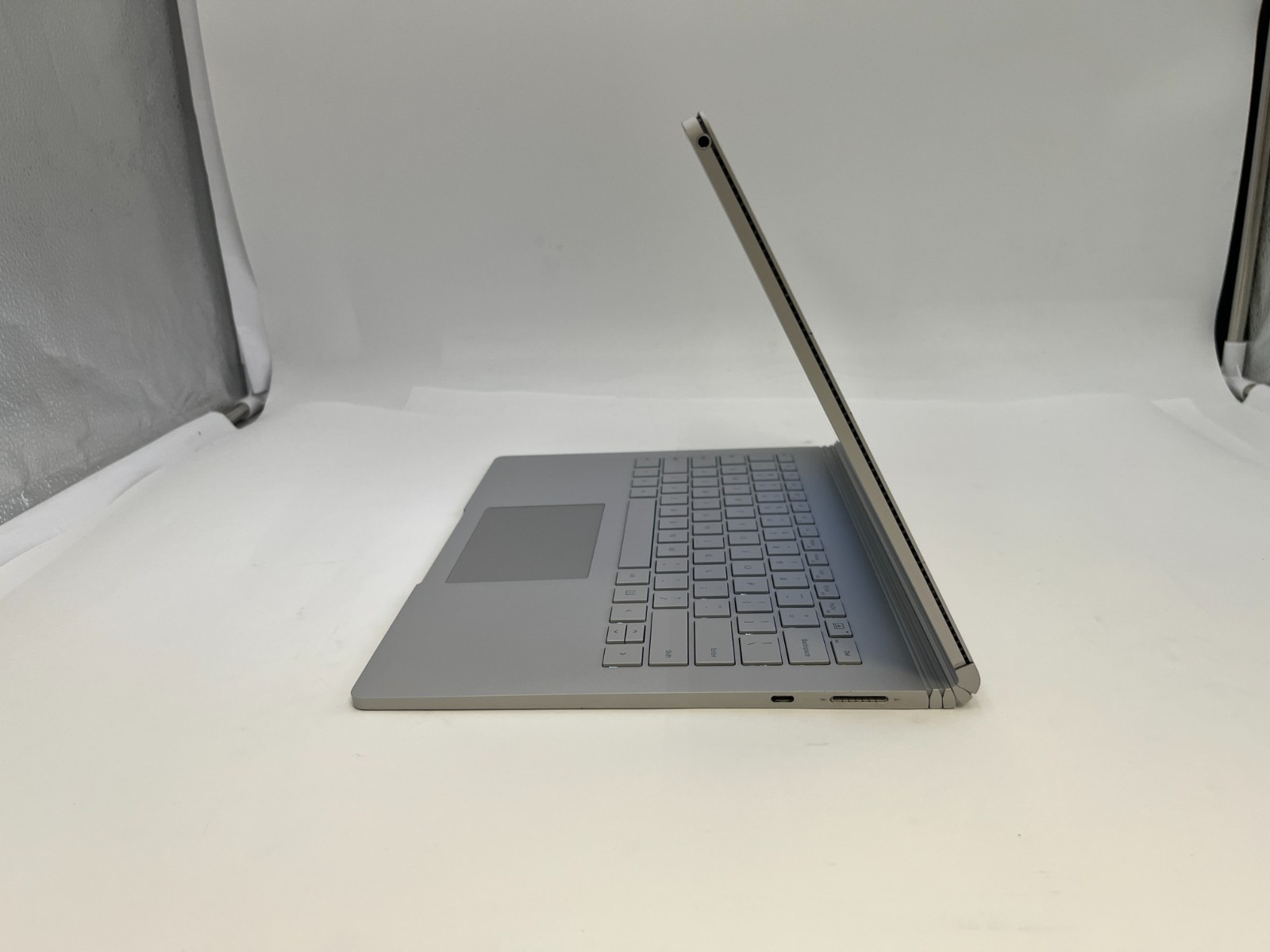 Microsoft Surface Book 2 i5-7300U@2.6 GHZ, 8GB 256GB Windows 11 Pro