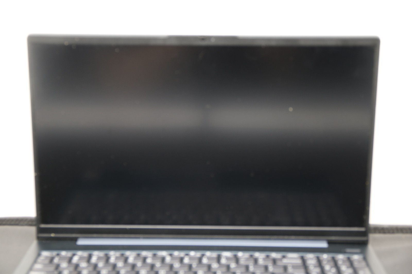 Lenovo IdeaPad 5 15ABA7 15.6″ – AMD Ryzen 5 5000 Series – No Power, For Parts