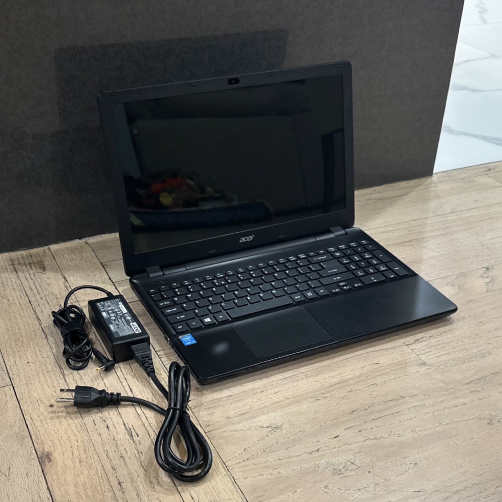 Acer Aspire E5-571 Laptop Intel Core i5 16GB RAM 512GB SDD Windows 11 Black