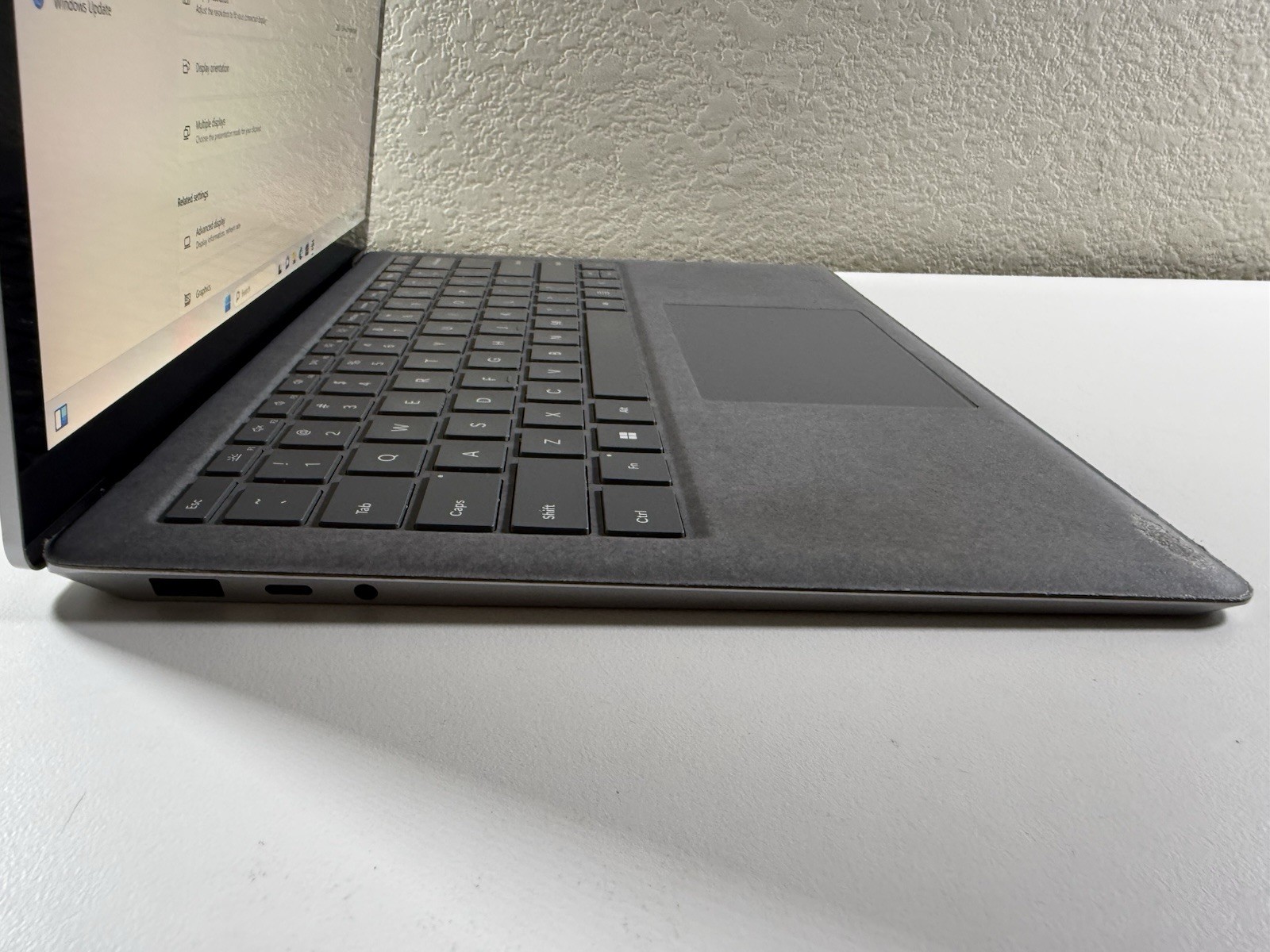 Microsoft Surface Laptop 5 13.5” 1950 Intel Core i7-1265U 16GB RAM 512GB NVME
