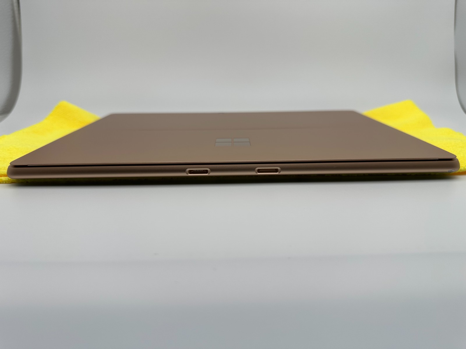Microsoft Surface Pro Snapdragon X Plus 11th Edition CRACK SCREEN – FUNCTIONAL