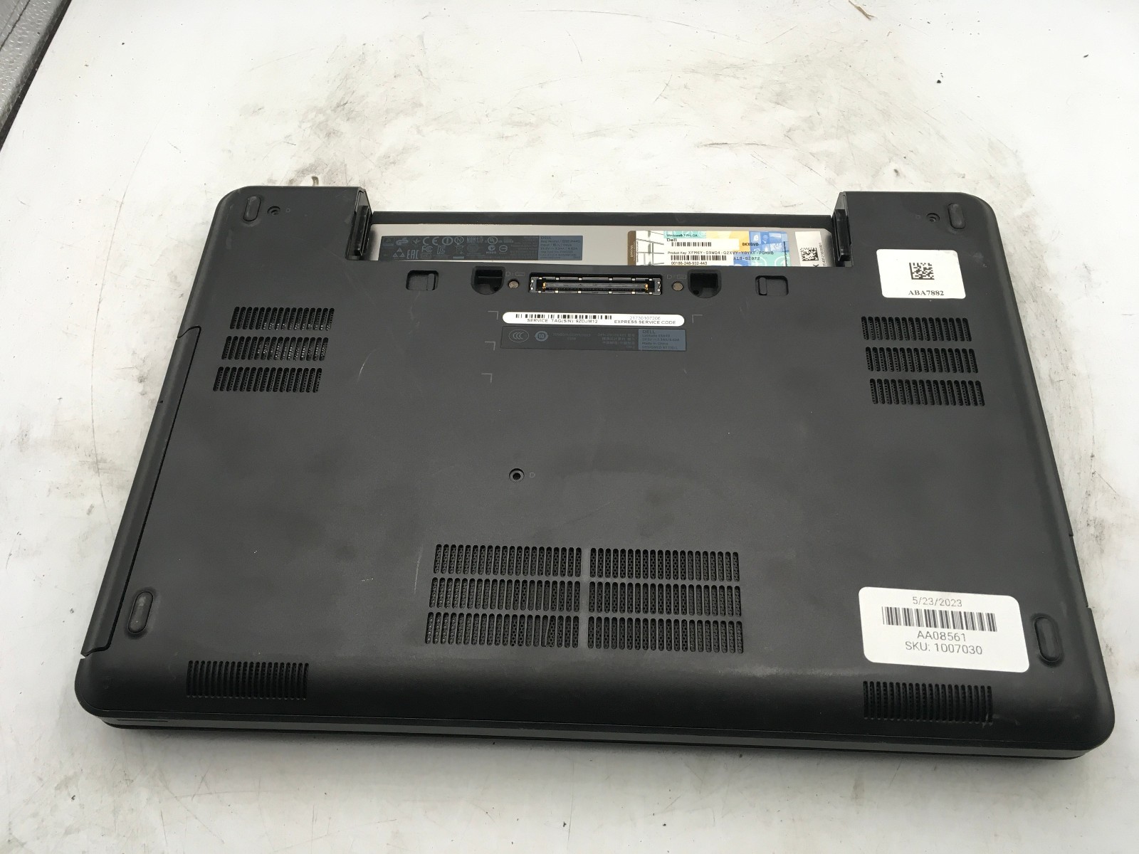 DELL LATITUDE E5440 – FOR PRATS/BAD LCD – INTEL I3 4TH GEN – NO RAM – READ – BB!
