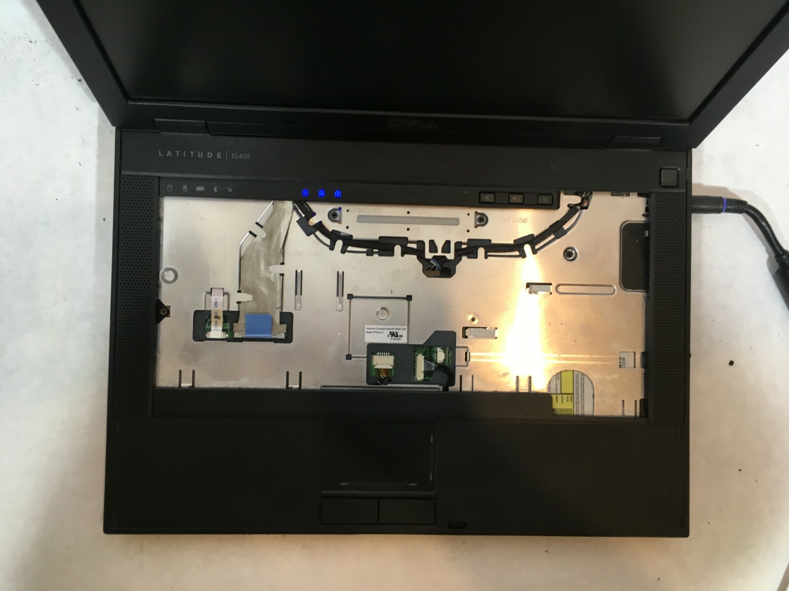 Dell Latitude 5400 Powers On Missing Components Bare Bones For Parts- FT