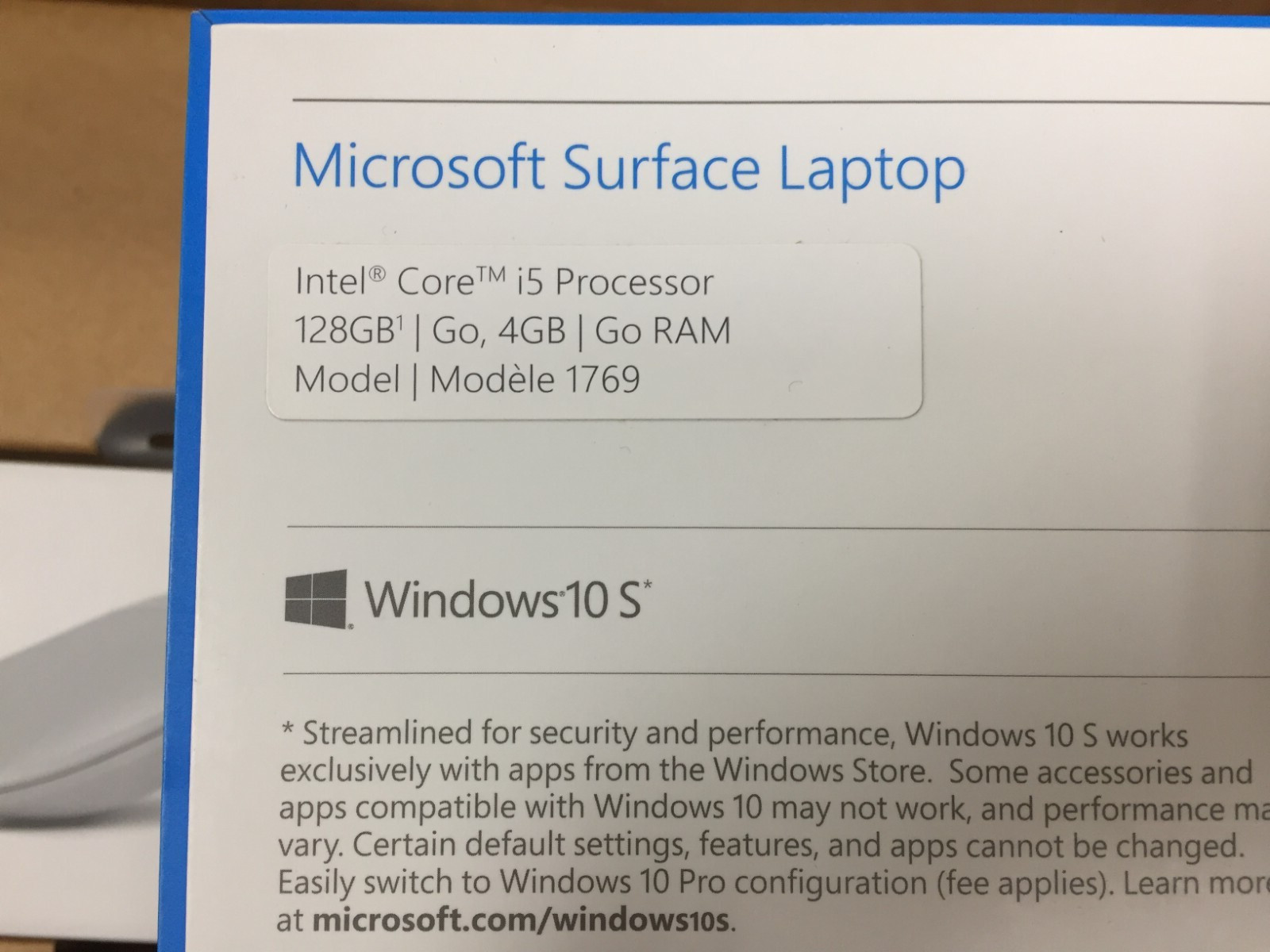 Microsoft Surface Model 1769 13.5 Touch Laptop/Intel i5/4GB/128GB SSD/Arc Mouse