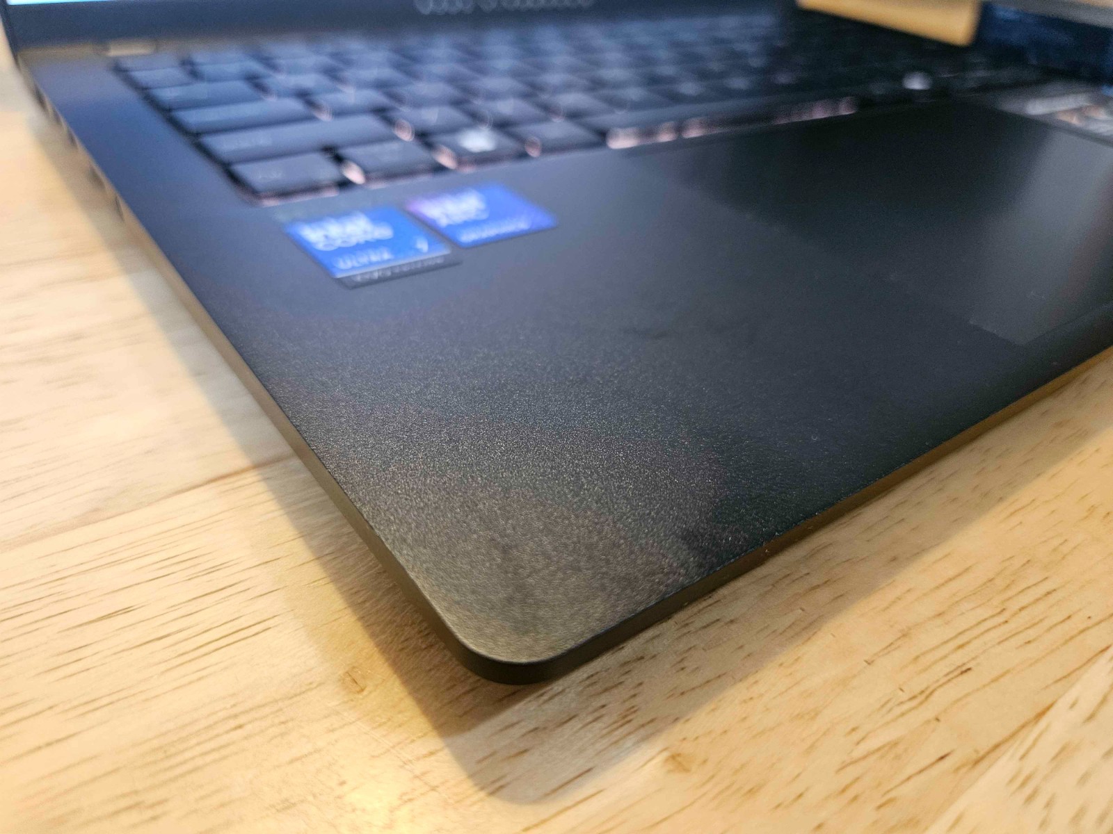 ASUS S5406SA-WH79 Vivobook S 14 14″ WUXGA Ultra 7 258V 2.2GHz Intel Arc Graphics