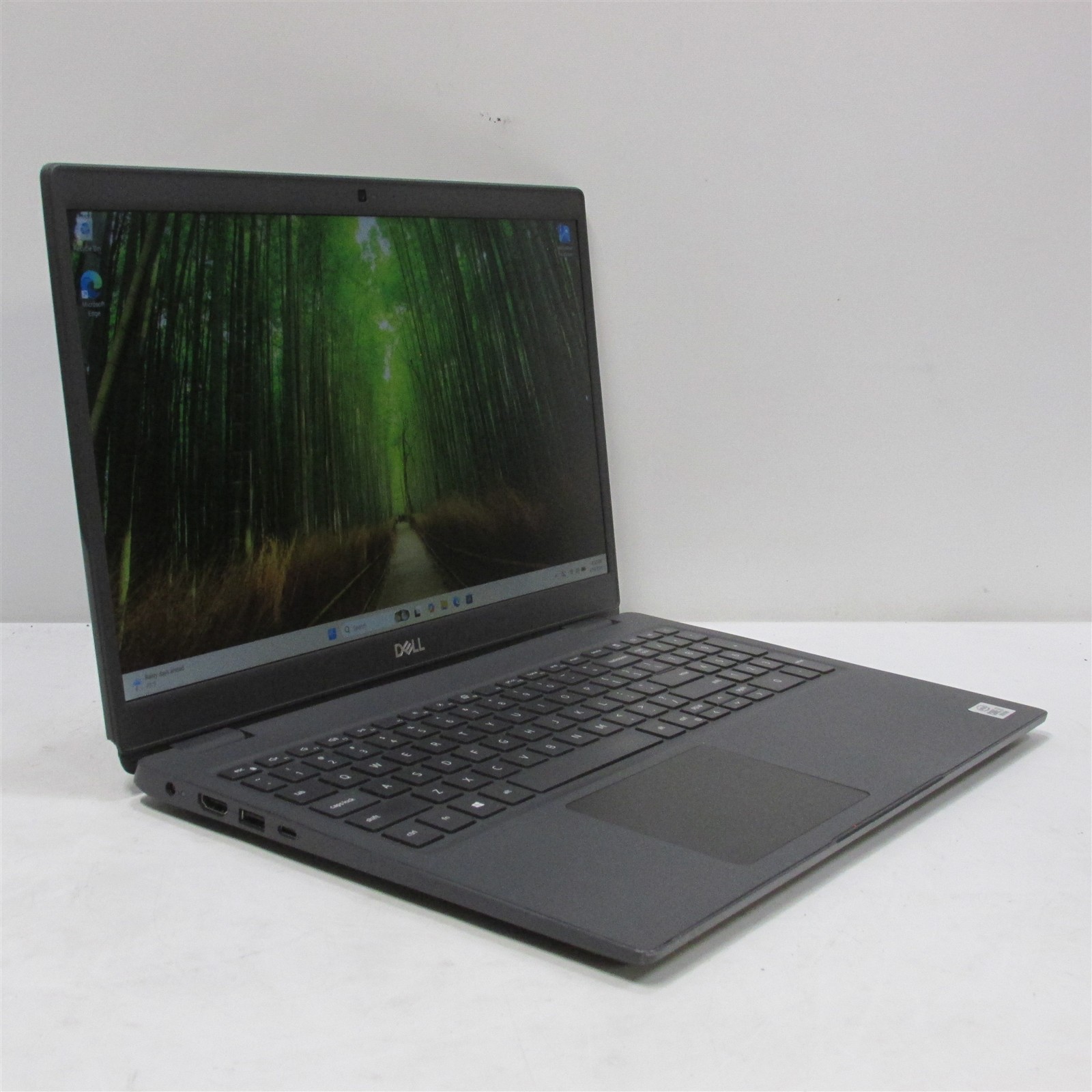 Dell Latitude 3510 i7-10510U 1.8GHz 16GB RAM 256GB NVME 15.6″ Win11 Pro COSM DMG