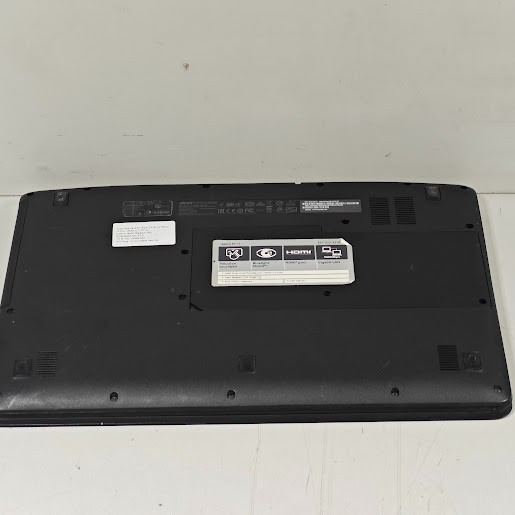 Acer Aspire ES1-523-2318 Laptop – E1-7010, Radeon R2, 8GB RAM, No SSD, 15.6″ HD