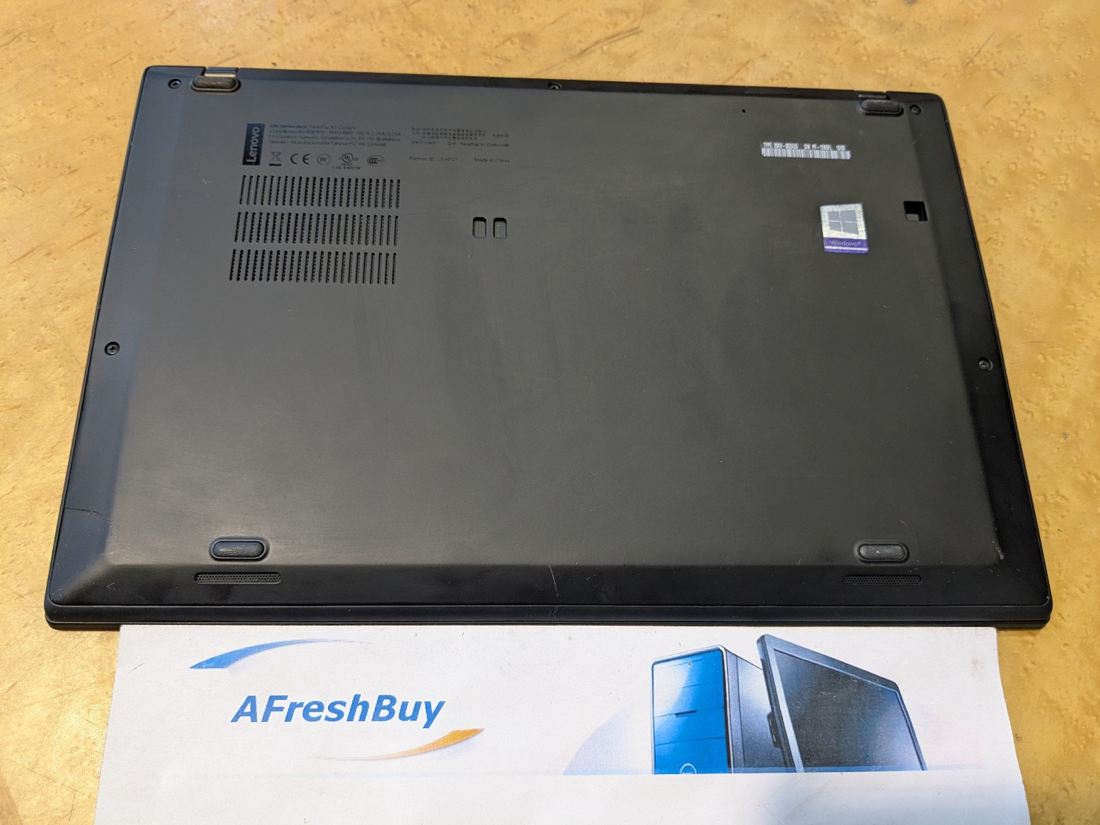 Lenovo ThinkPad X1 Carbon 6th Gen 14″ i7-8550U 1.8GHz 8GB Ram 256GB SSD No OS/AC