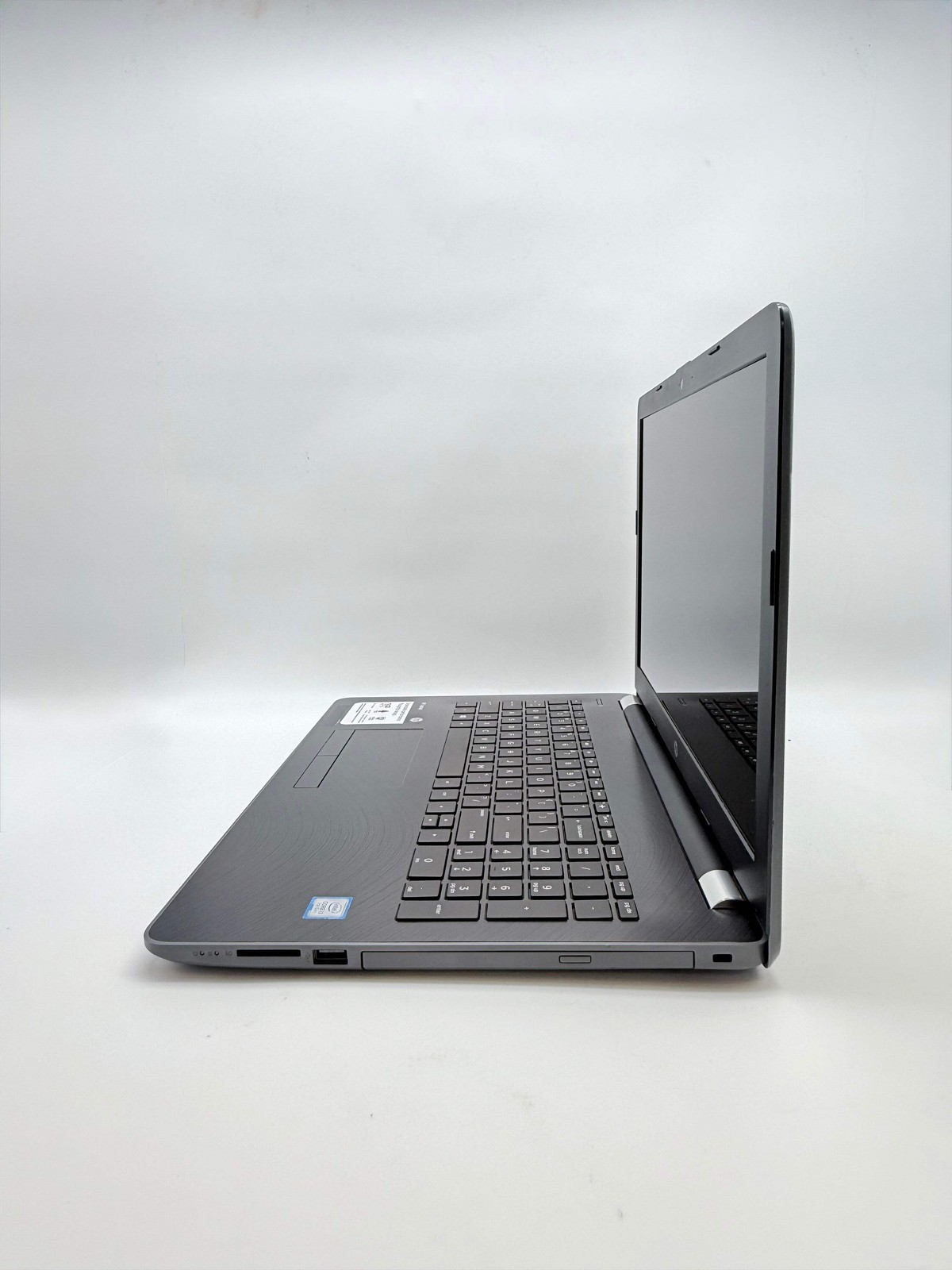 HP 15-bs033cl 15.6″ Core i3-7100U 8GB 256GB SSD Touchscreen Laptop