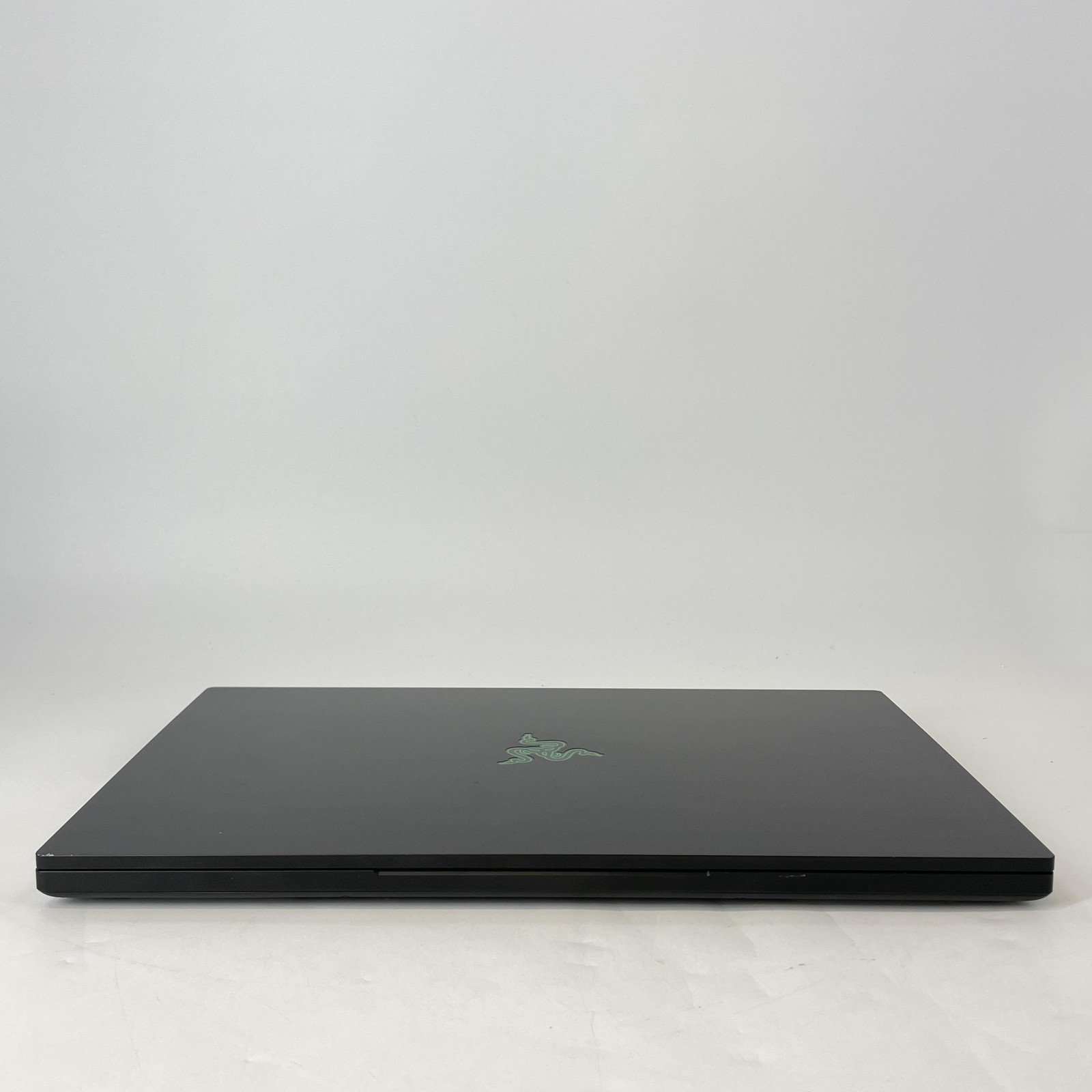 Razer Blade 17 240Hz 2K 2.4 GHz i7-12800H 64GB 1TB SSD NVIDIA RTX 3070 Ti Good