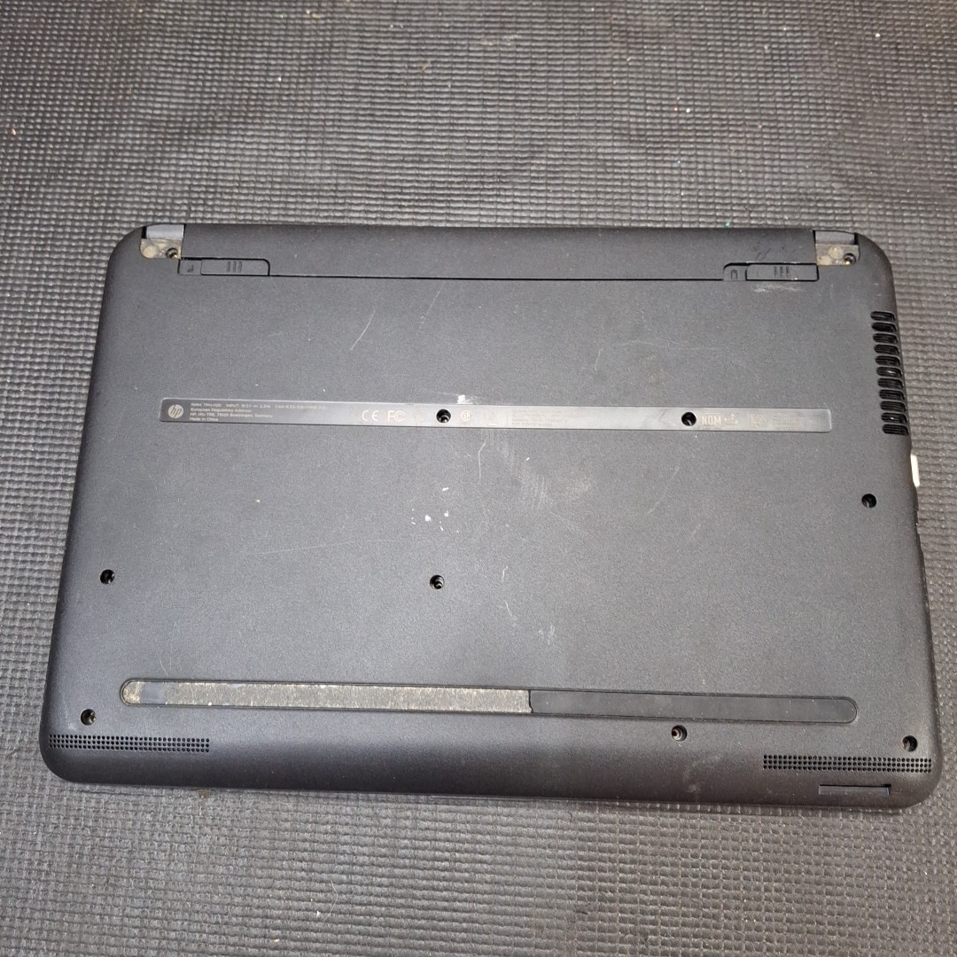 Lot of 3 – Laptops- Samsung, RCA, HP – UNTESTED – Storage Locker Find