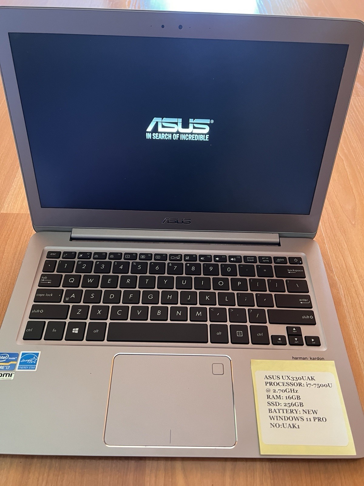 Asus UX330U(AK) , i7, 16 GB Ram, 256GB , Win 11 Pro, Zenbook Slime, New Battery