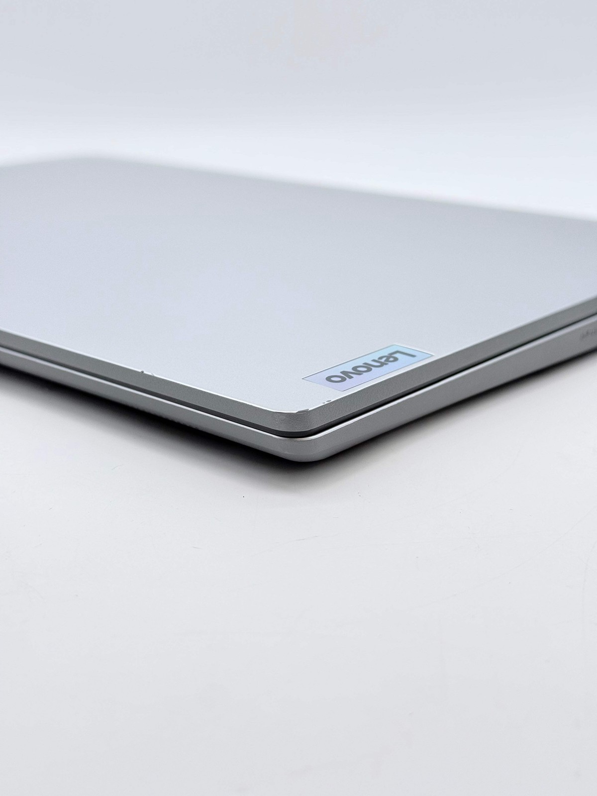 Lenovo IdeaPad 1 14IGL7 14″ 4GB RAM 1TB SSD Silver