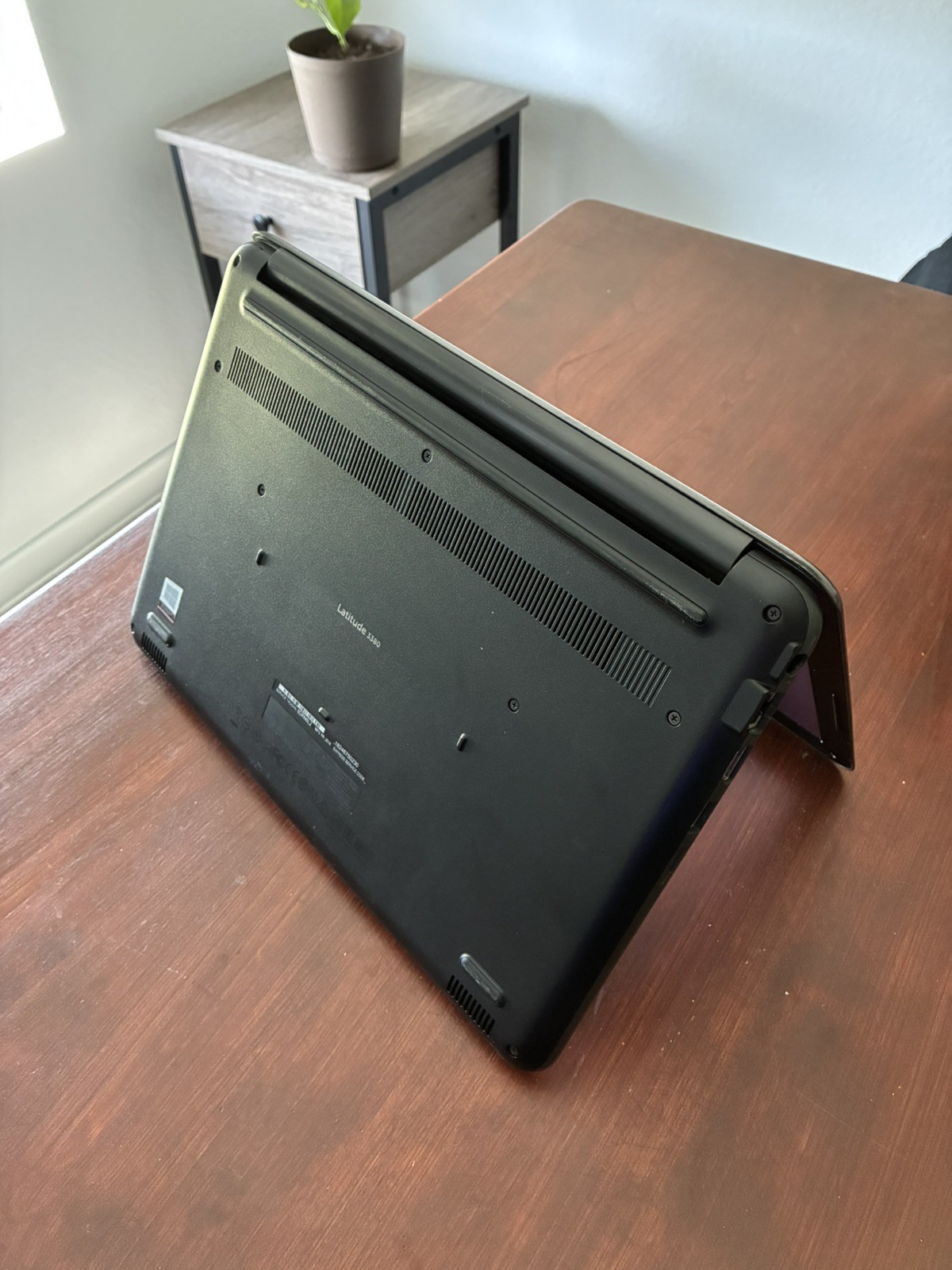 Dell Latitude 3380 Intel Core i5, 7200U @2.5 GHz 8GB RAM 128GB SSD WEBCAM