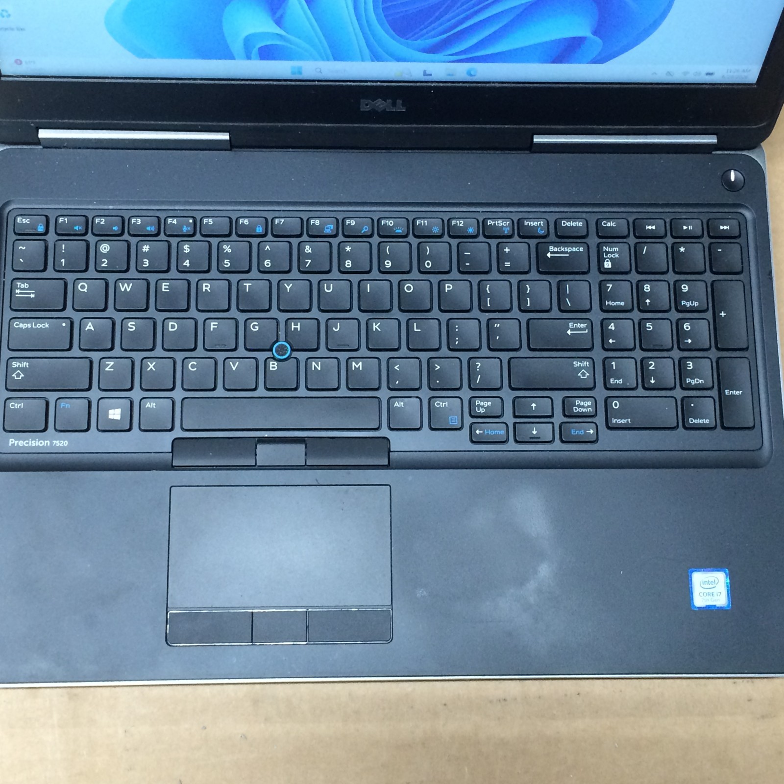 DELL Precision 7520 15.6″ Four CORE i7-7700HQ 2.80 GHz 16 GB 256 SSD