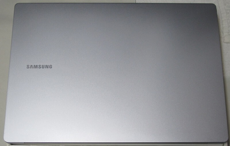 Samsung Galaxy Book4 Edge Copilot+ PC 16″ Snapdragon X Elite 16GB RAM 512GB SSD