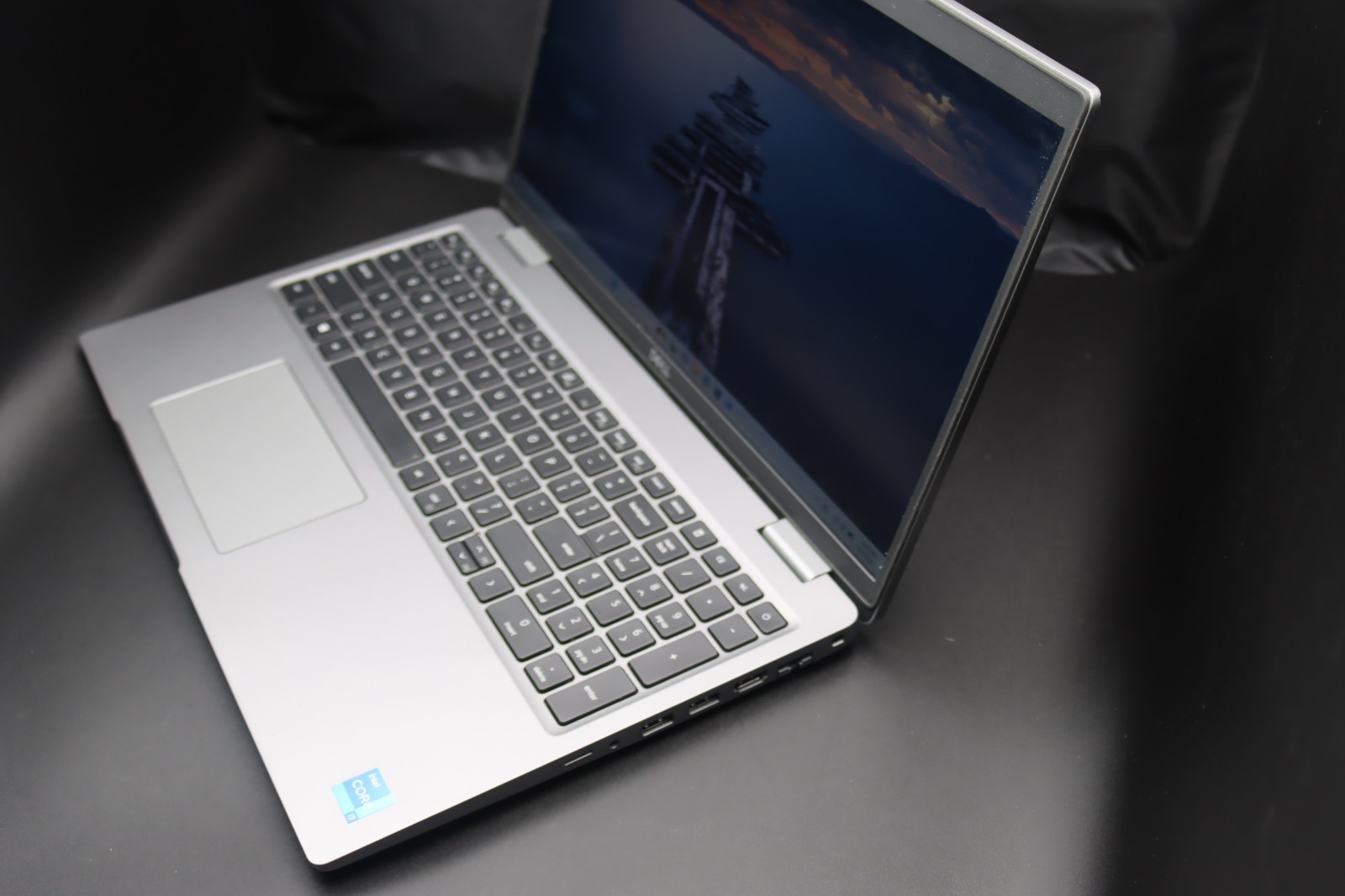 Dell Precision 3561 15.6″ (500GB SSD, Intel Core i7-11800H, 16GB RAM) NVIDIA