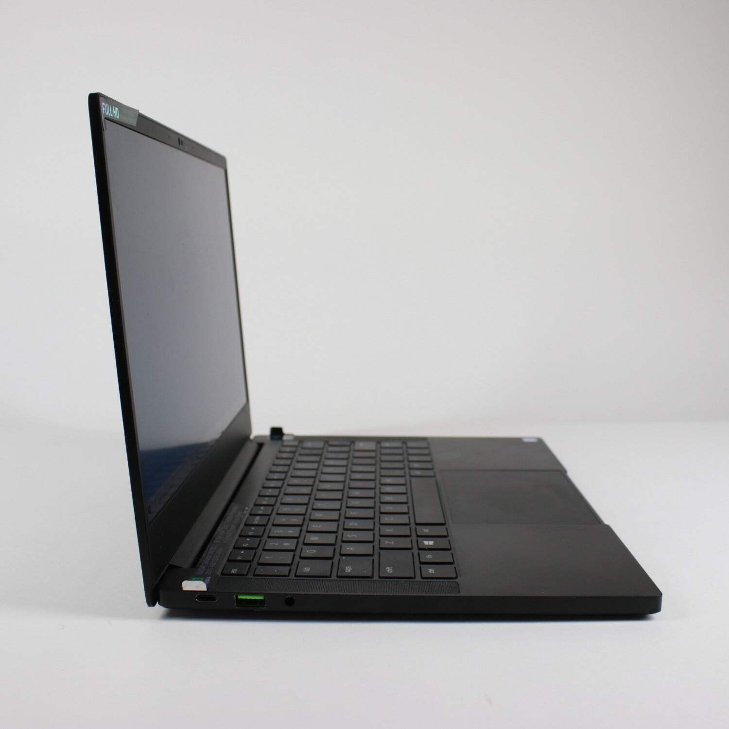 Razer Blade Stealth RZ09-0281 13.3″ i7-8565U 16GB RAM 256GB SSD GeForce MX150