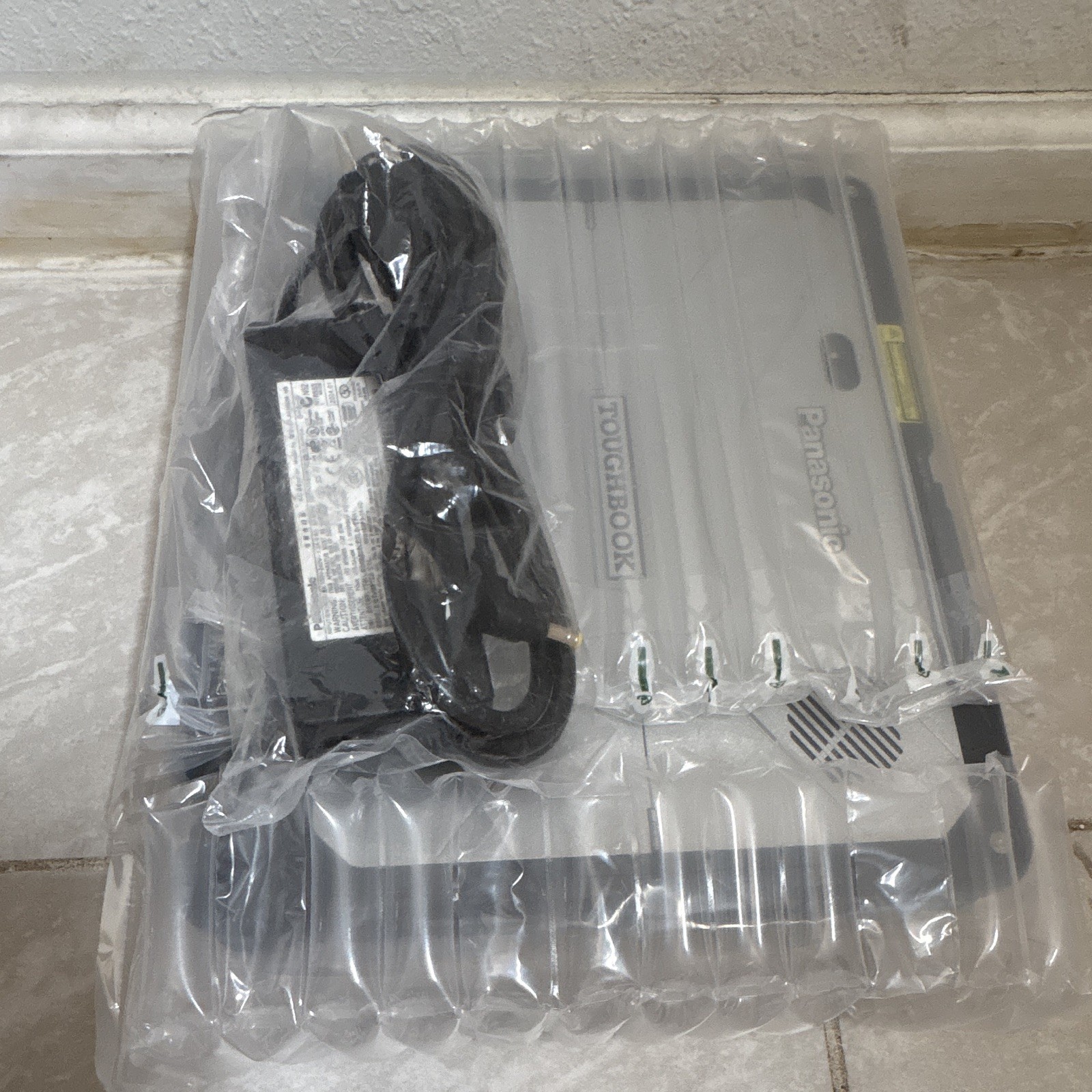Panasonic Toughbook 33 MK1, 2 en 1 resistente, Core i5-7300U hasta 3.5GHz, pan