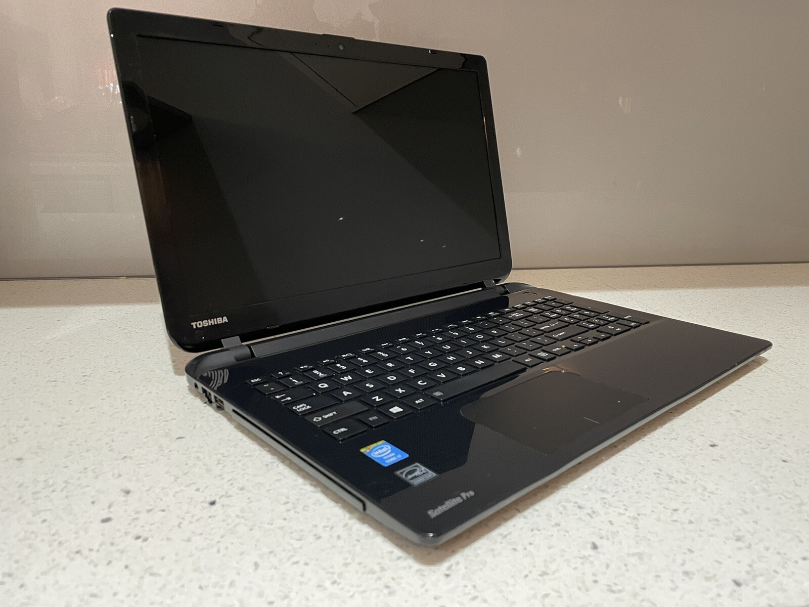 Toshiba Satellite Pro L50-B 15.6″ Core i7-4510U 8GB Ram 250GB SSD WIFI Win10 NS
