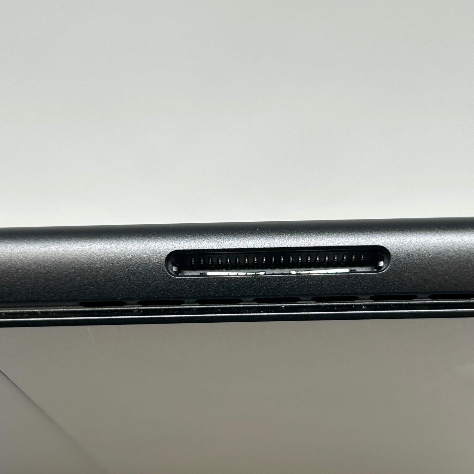 Microsoft Surface Pro 11 2076 13″ Snapdragon X Elite 3.4GHz 16GB RAM 1TB SSD