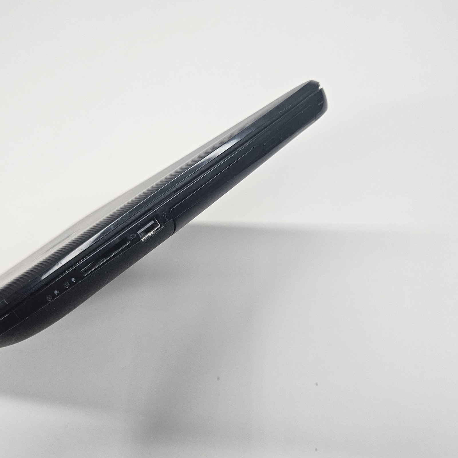 HP 15.6″ Touchscreen Laptop AMD A10 6GB RAM 1TB HDD – AS IS / NO RETURNS