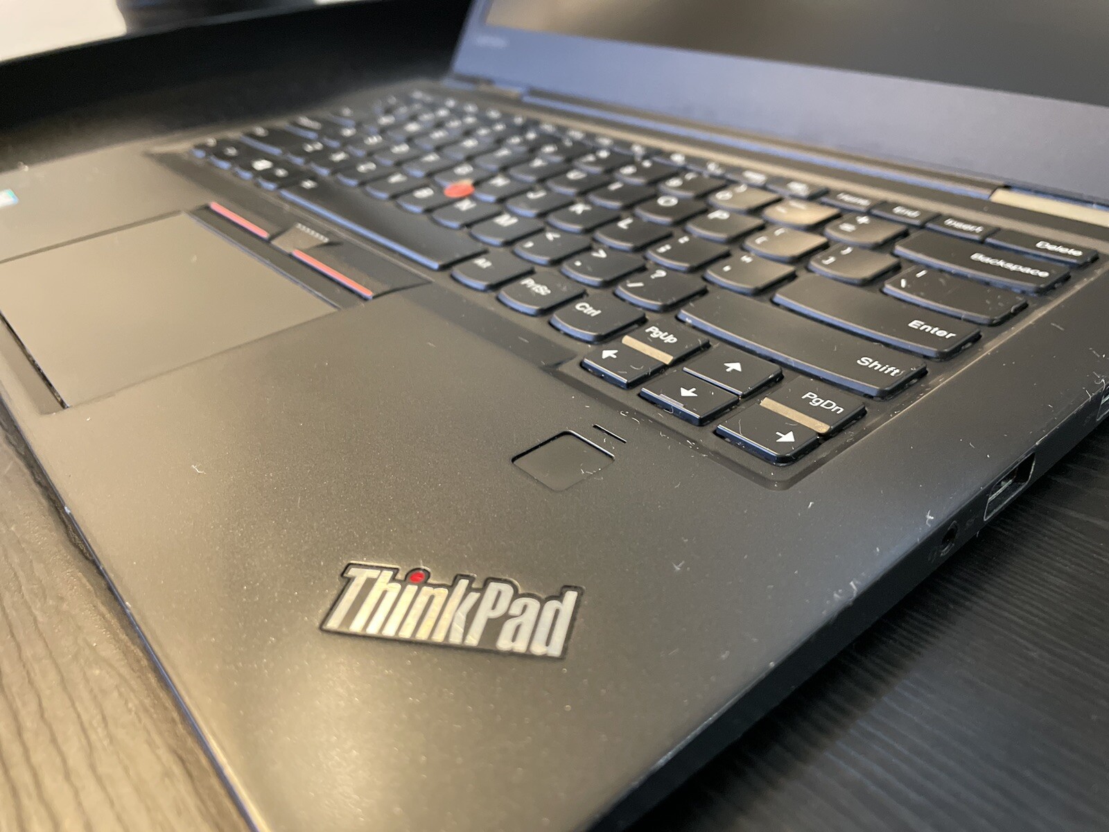 LENOVO Thinkpad X1 Carbon 4rd 14″ i5-6300U CPU @ 2.40GH 8GBRAM 128GBSSD Win10Pro
