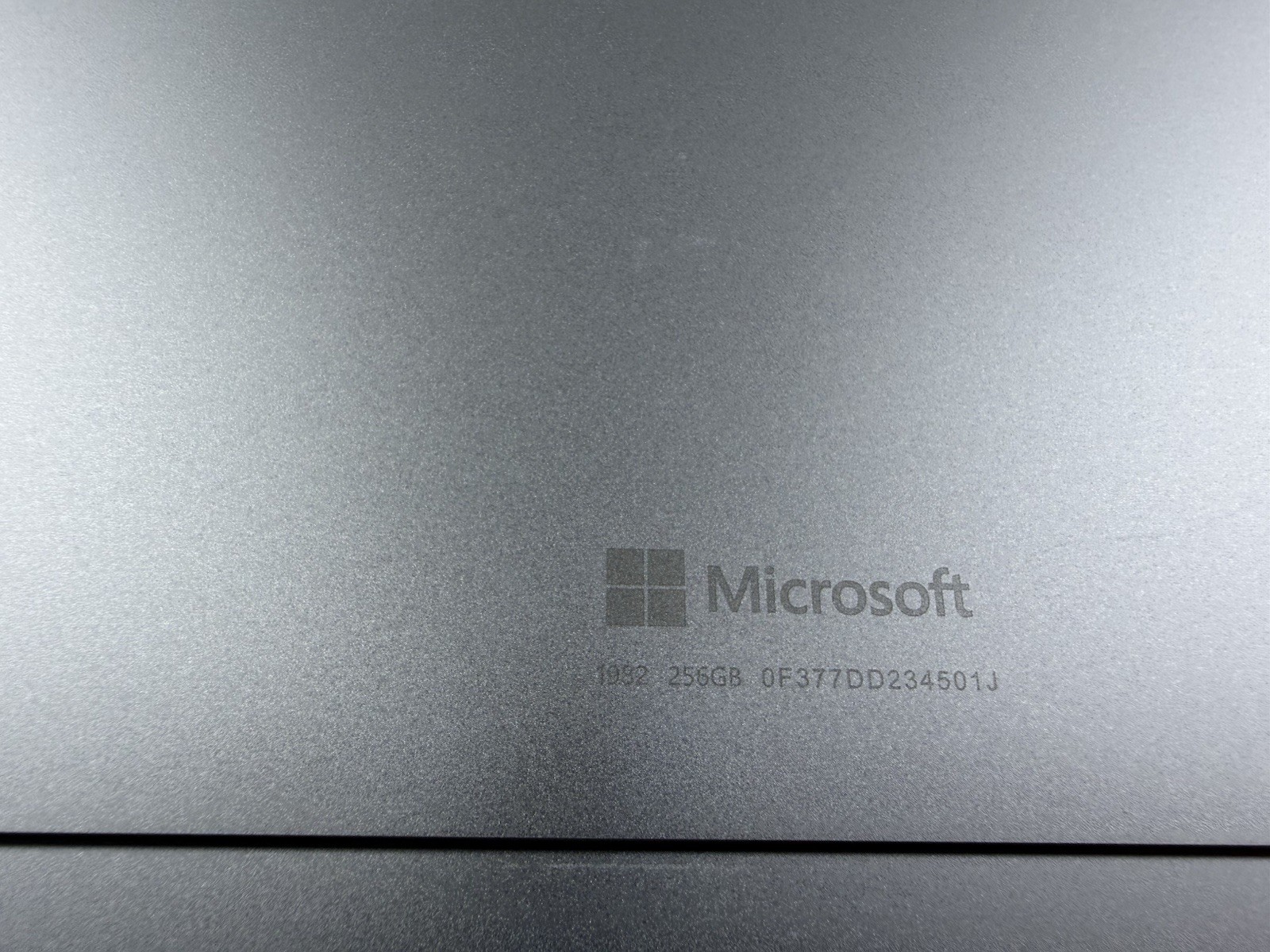 Microsoft Surface Pro 8 (1982) i5-1145G7 – 16GB RAM – 256GB 120Hz – Win 11 Pro