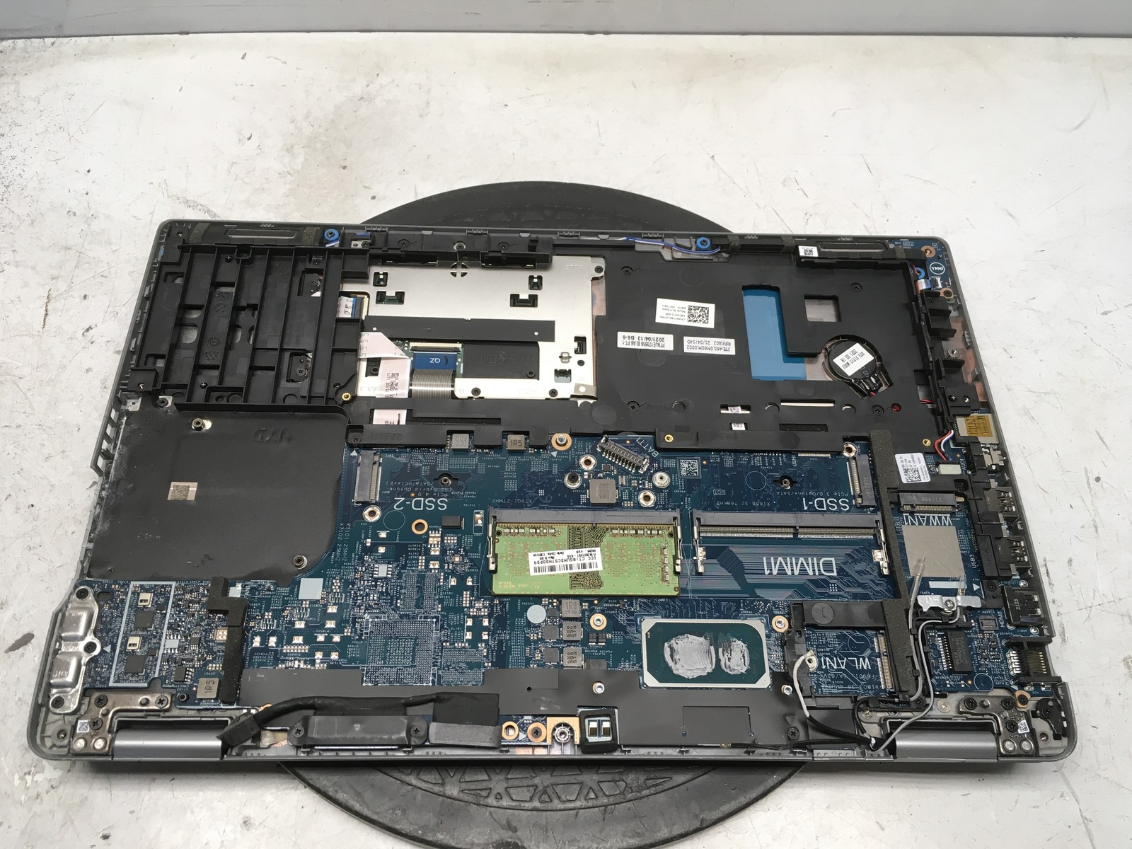 Dell Latitude 5520 Intel i5-1135G7 2.4GHz 4 GB NO HDD No Batt
