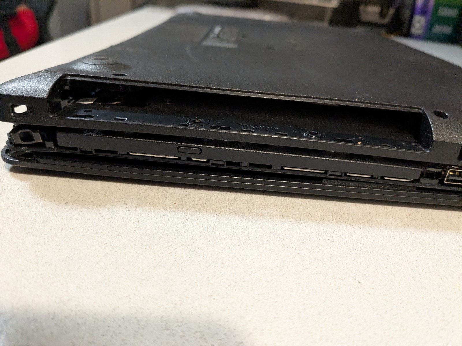 Dell Inspiron 3585 Laptop 15.6″ Ryzen 3 2200U 8GB Radeon Vega No HDD No OS