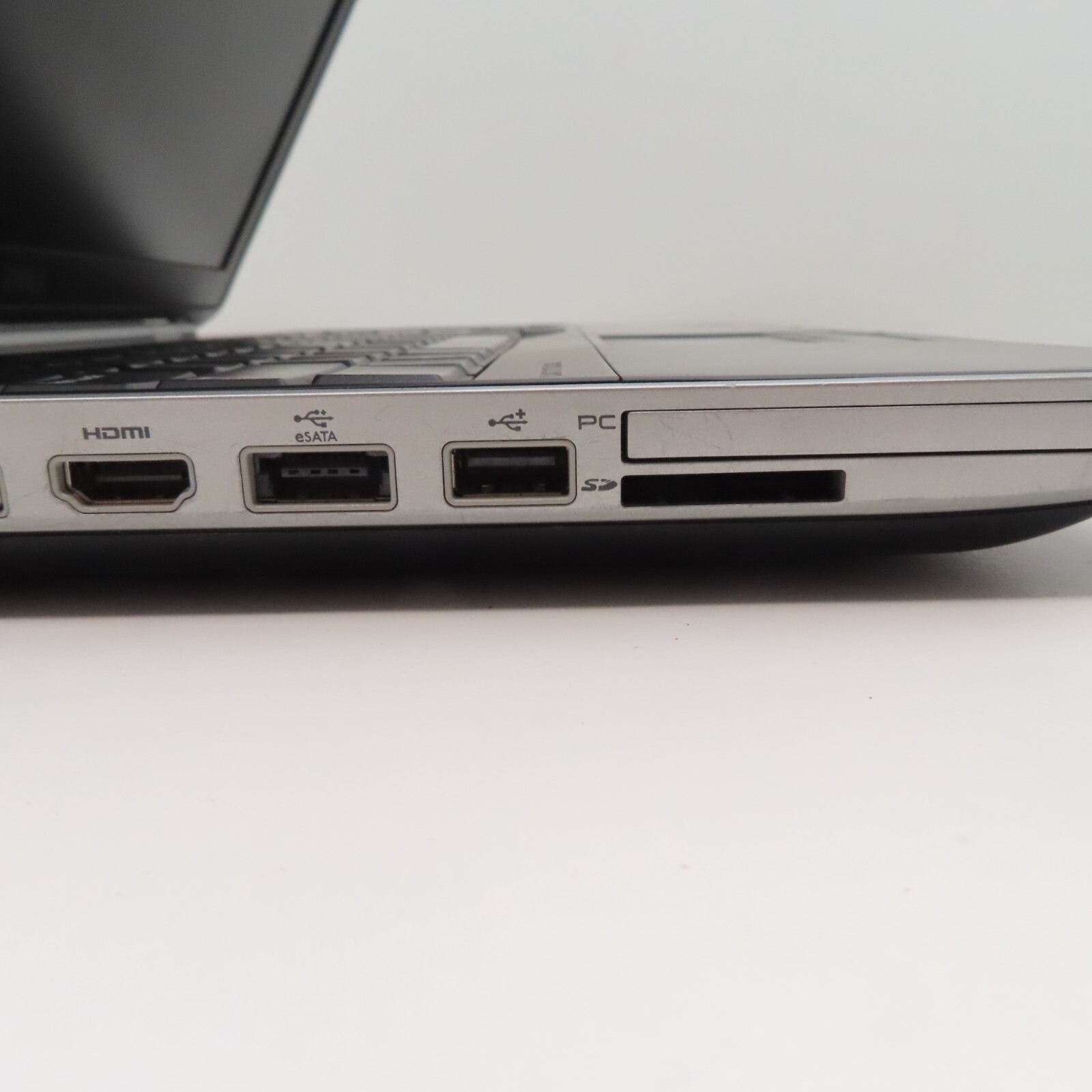Dell Latitude Laptop Intel Core i5 2.50GHz 2 Cores 4GB DDR3 SDRAM