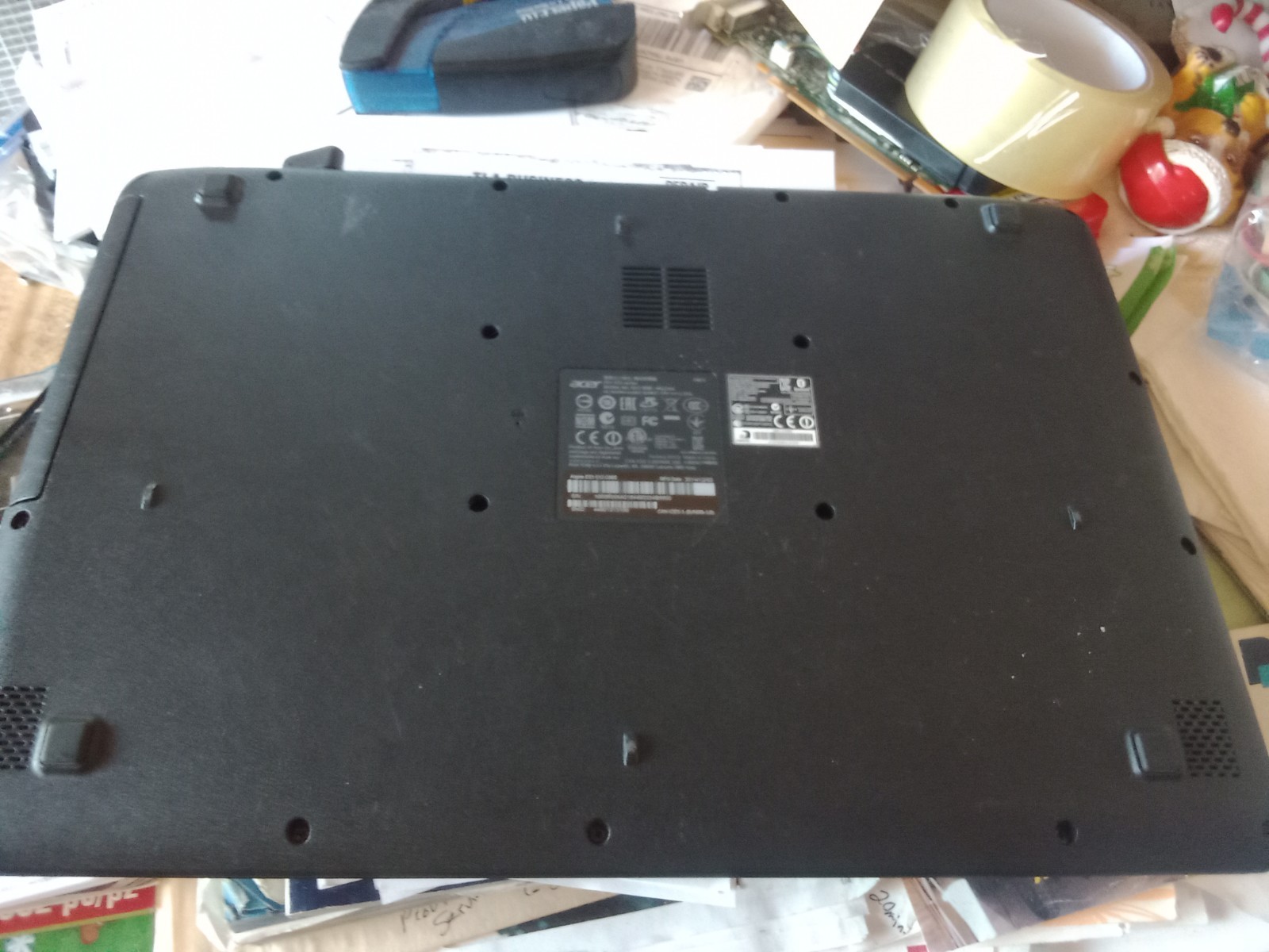 Acer Aspire E 15 Laptop. HDMI. 4GB RAM. 500GB HD. Windows 10. Intel Celeron.