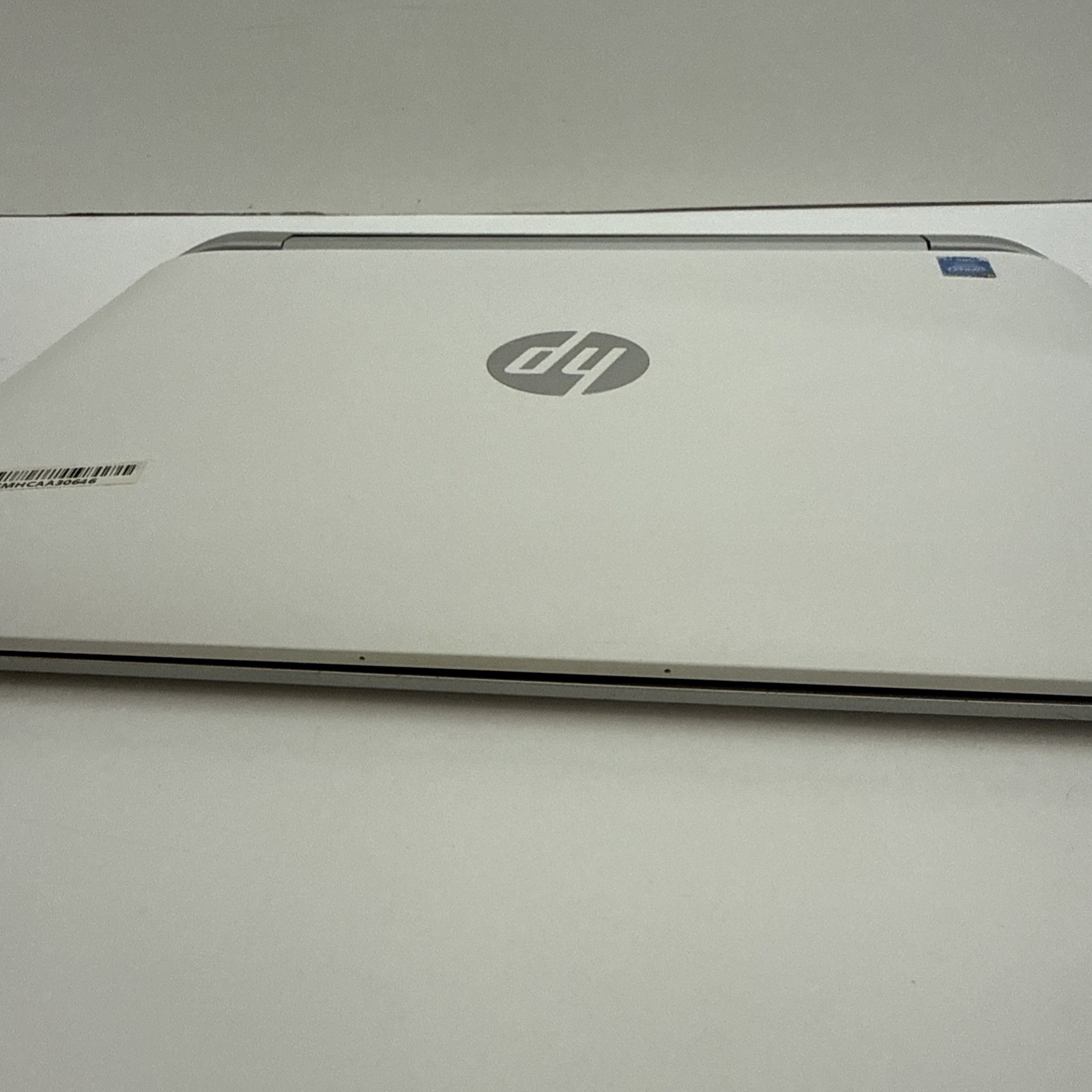 HP Split Tablet Laptop Intel Core i3 NO HDD – As Is – Parts Or Repair – No Power