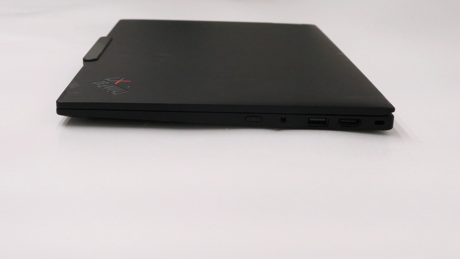 Lenovo ThinkPad X1 Carbon Gen 12 14″ Ultra 7 165U 32GB 512GB – Very Good