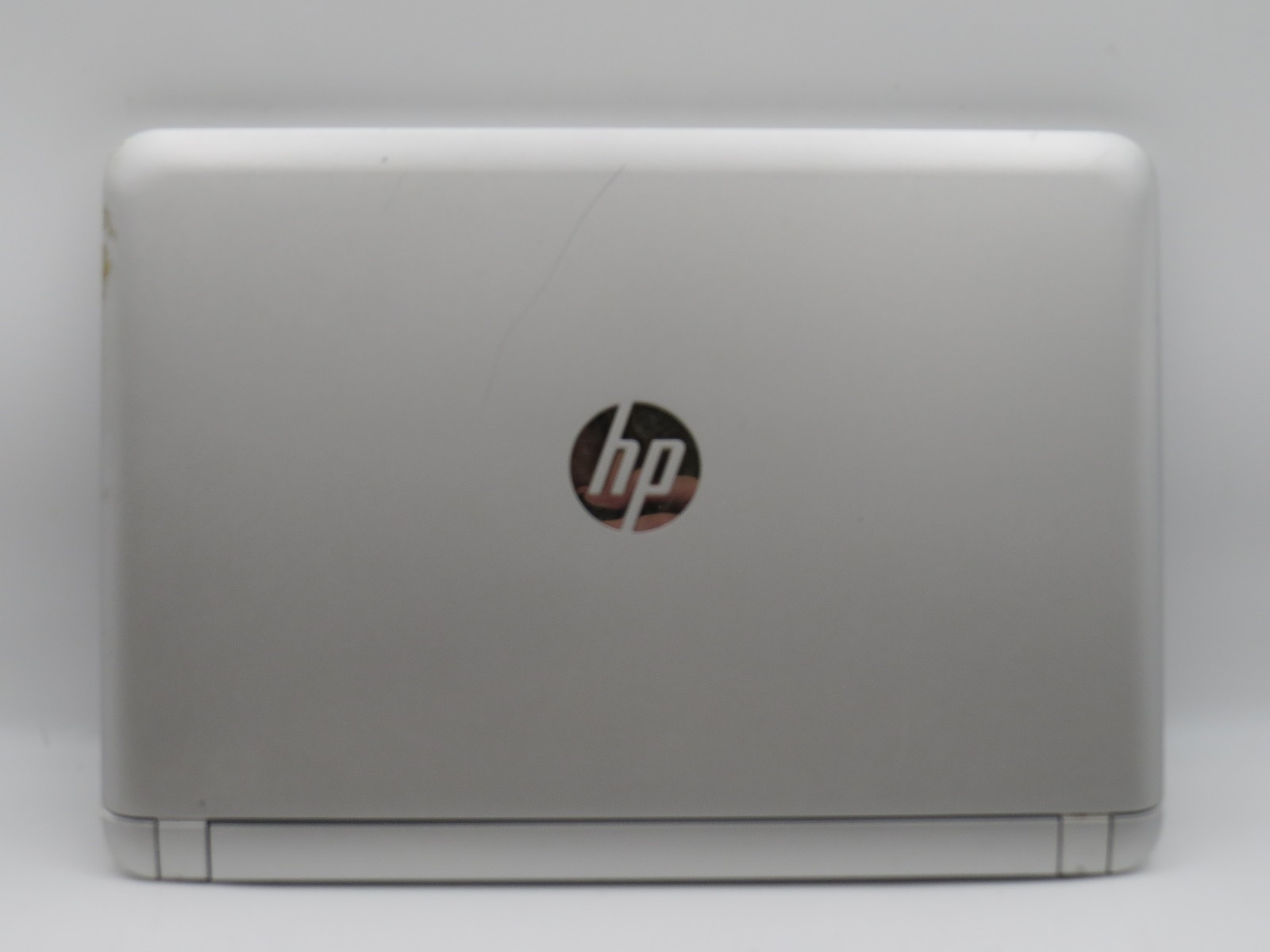 HP Pavillion i3-5020U @ 2.2GHz 8GB DDR3 256GB SSD 14″ No OS