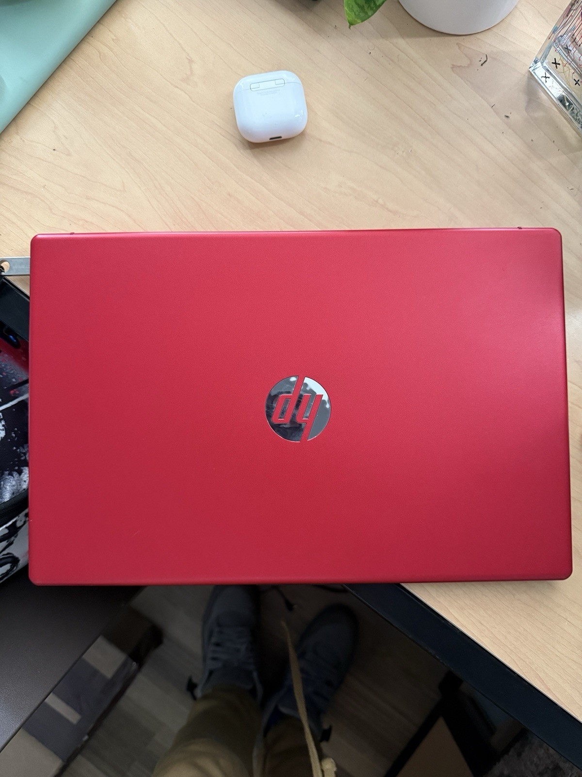 HP 15-fd0xxx Laptop Intel N200 4GB RAM 15.6″ Red/Silver Windows 11 Home