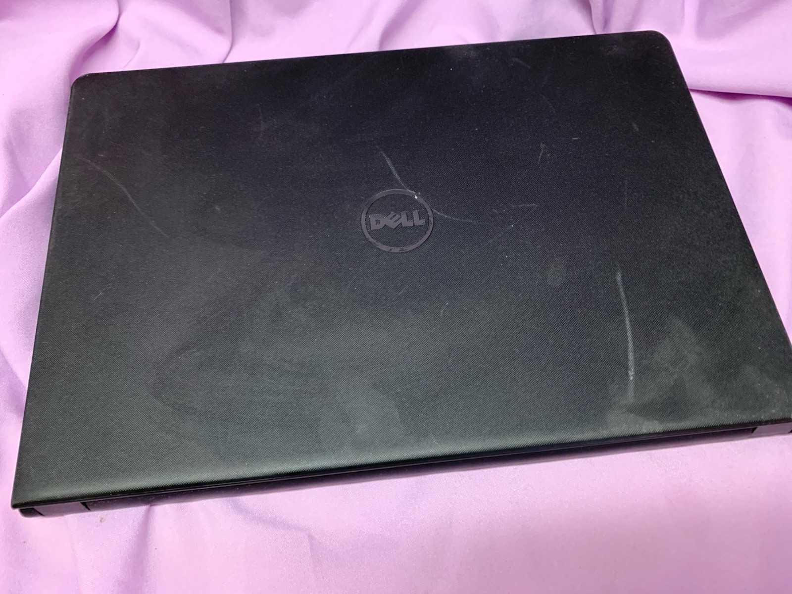 Dell Inspiron 15 P47F 15.6″ Laptop. Read Description