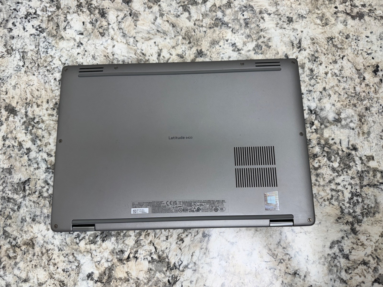 Dell Latitude 9420 14″ (256 GB SSD, Intel Core i7 11th Gen., 4.80 GHz, 32 GB)