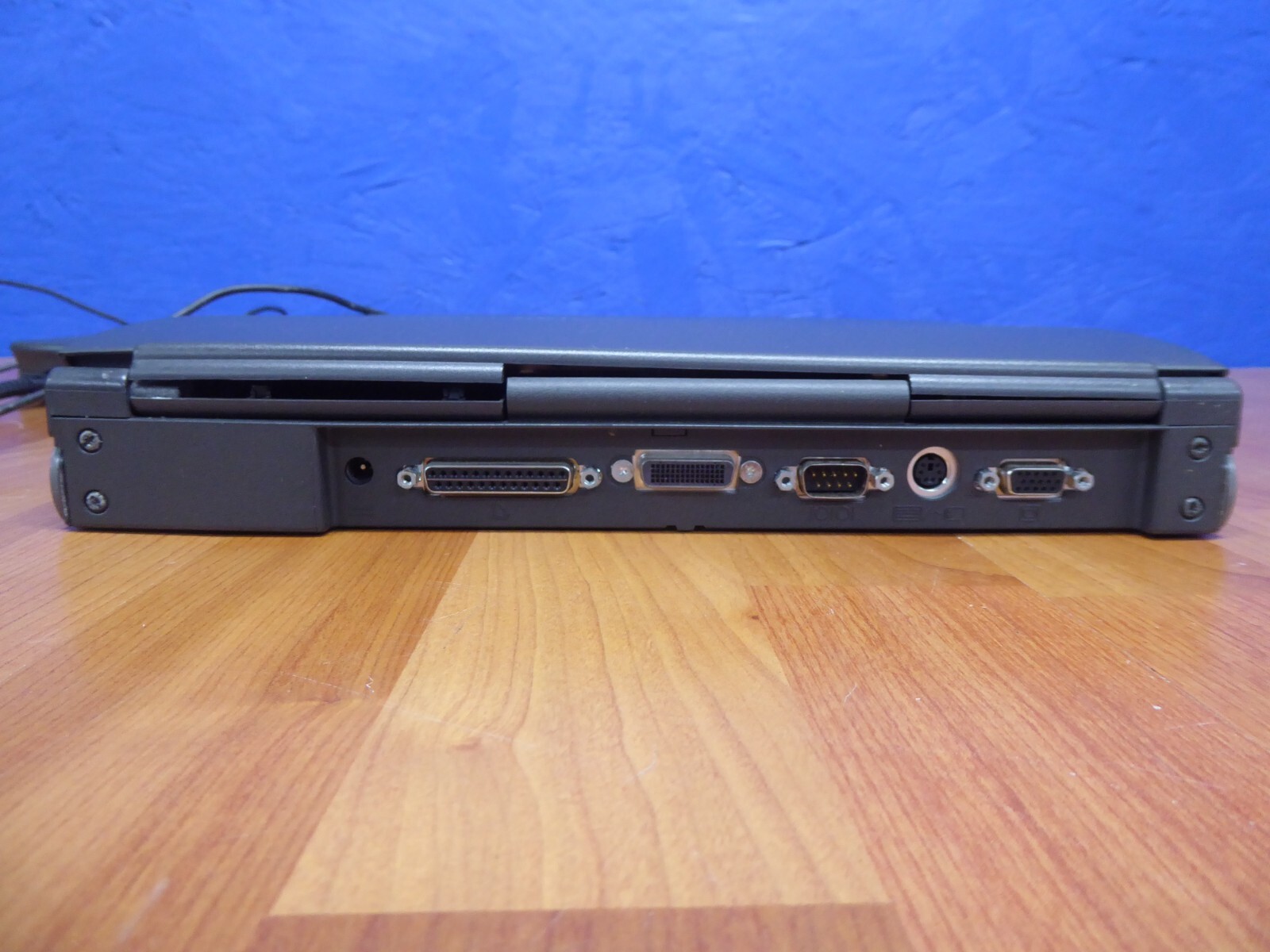 COMPAQ CONTURA 400CX 8.5″ VINTAGE PC LAPTOP w/ P/A SOLD AS-IS TO POWER ON