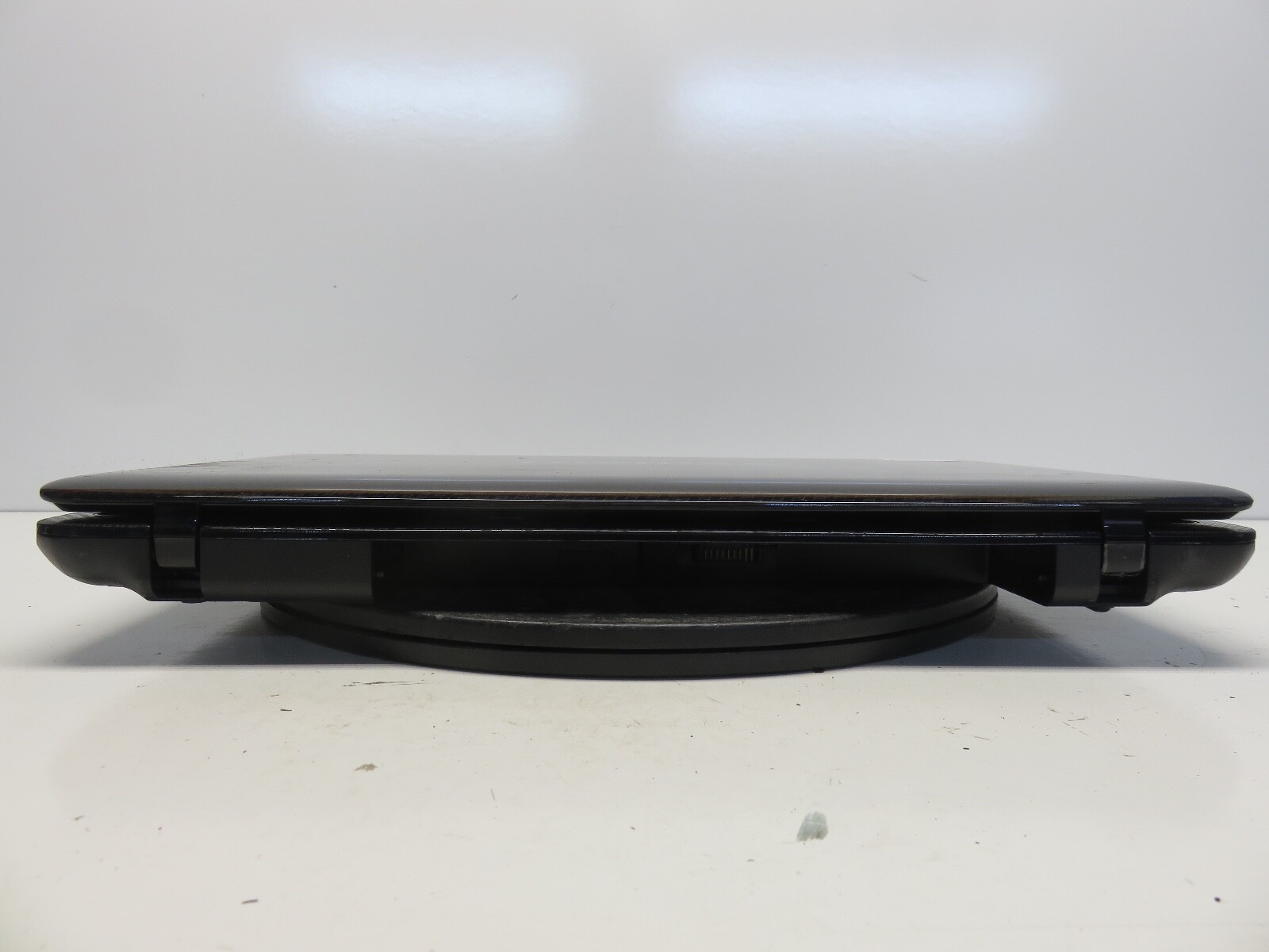 Toshiba L655-S5105 Intel i3 M370 2.4GHz 4 GB NO HDD No Batt