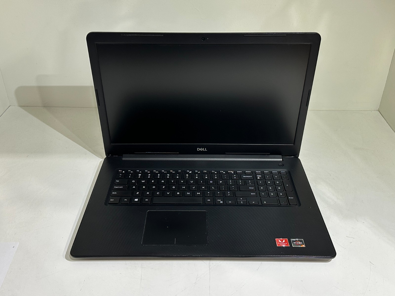 Dell Inspiron 17 3785 AMD RYZEN 3 2300U 2.00GHz 8GB RAM 128GB SSD Win 11 read