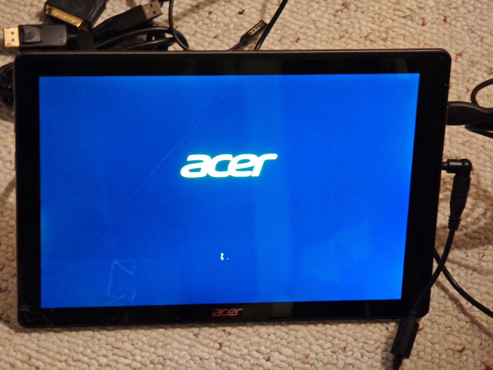 Acer Switch Alpha 12 N16P3; 128GB SSD, 8GB RAM, Intel i5-6200u – SCREEN NOT WORK